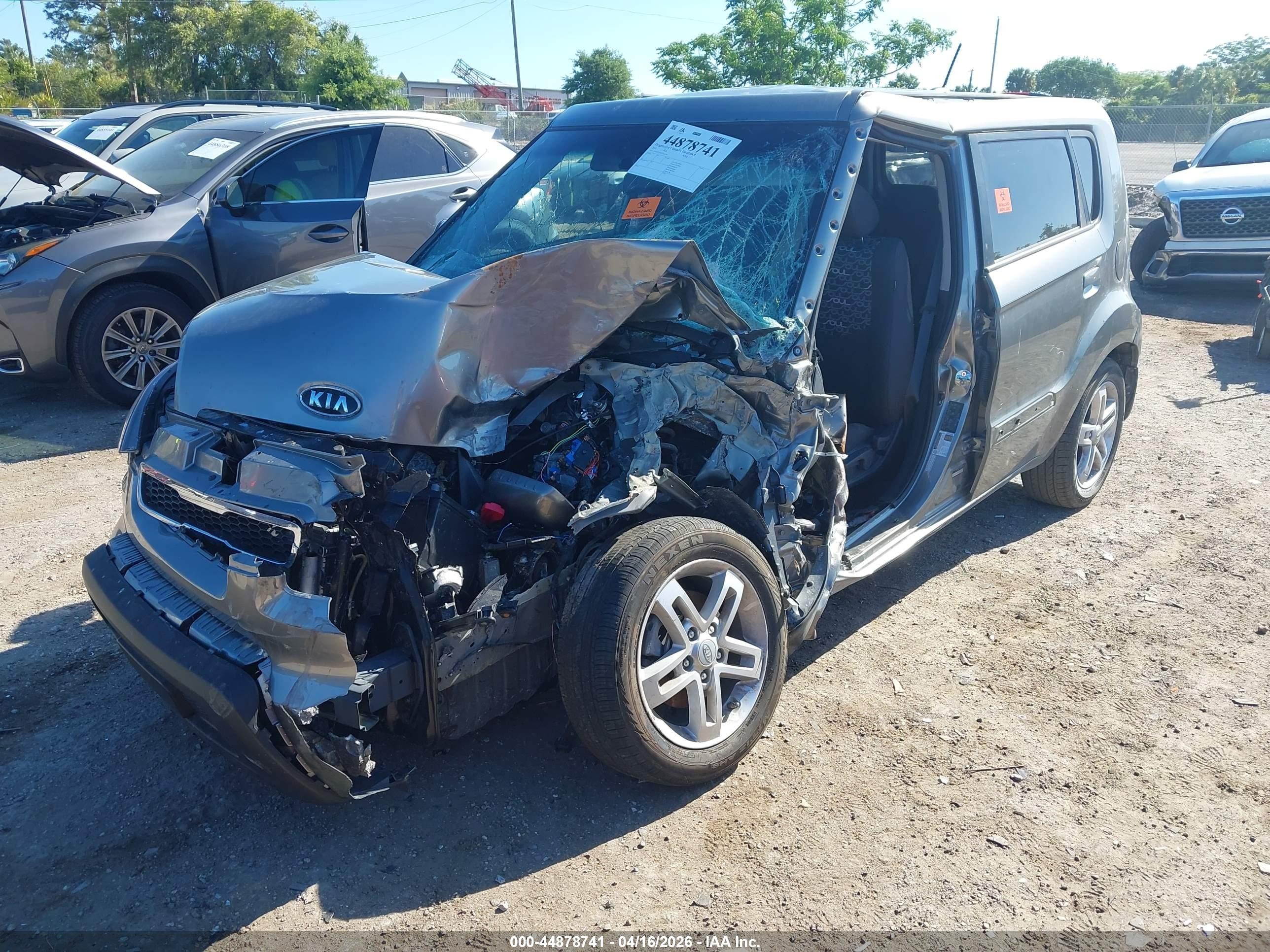 2010 Kia Soul + Gray vin: KNDJT2A2XA7115544