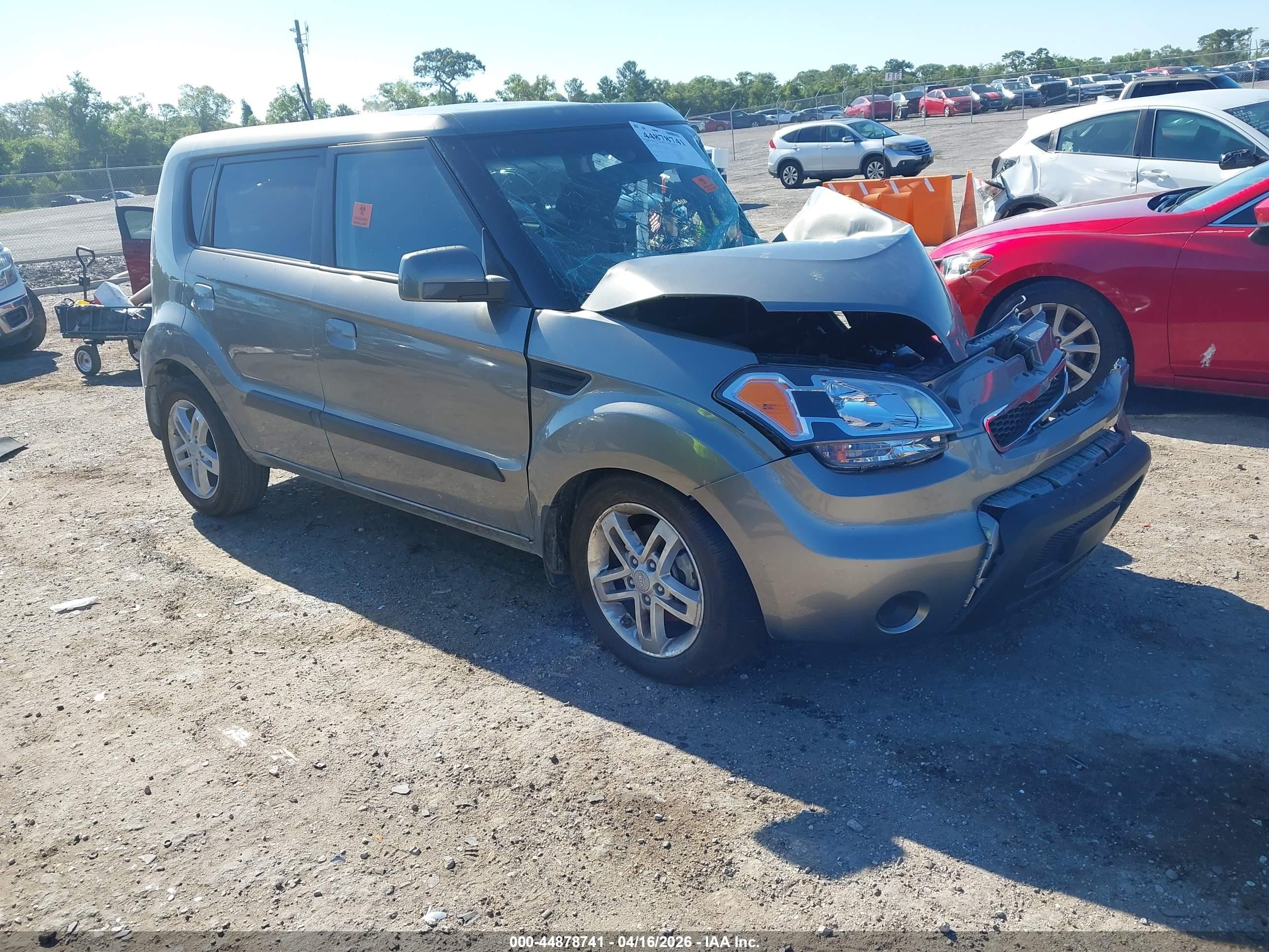2010 Kia Soul + Gray vin: KNDJT2A2XA7115544