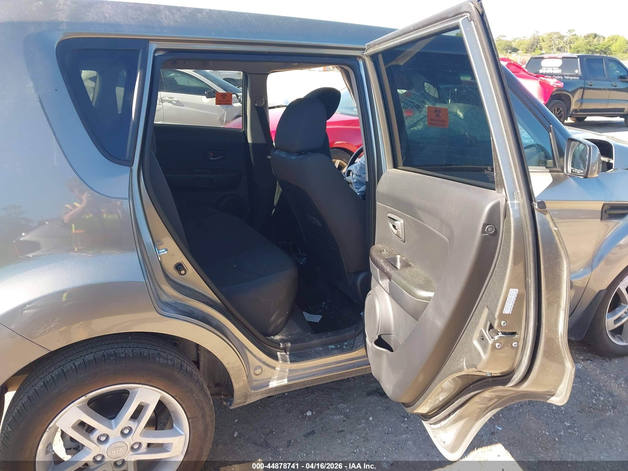 2010 Kia Soul + Gray vin: KNDJT2A2XA7115544