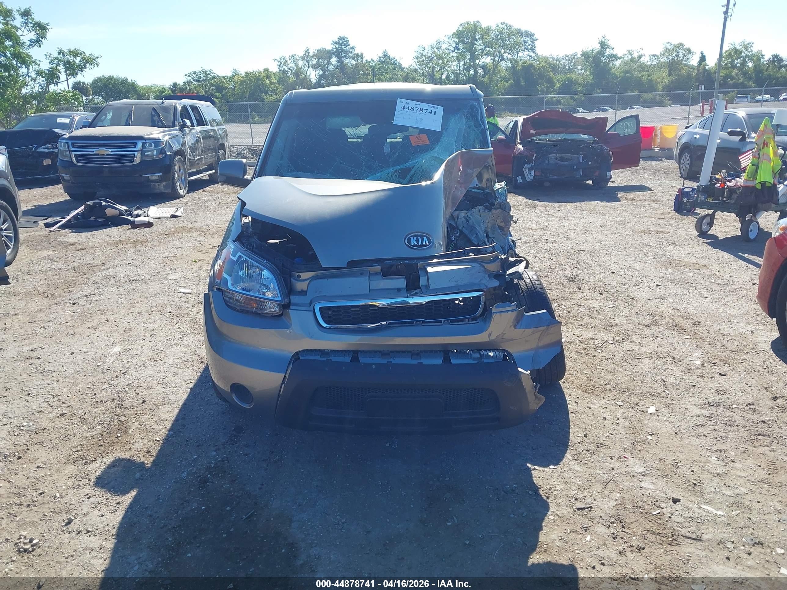 2010 Kia Soul + Gray vin: KNDJT2A2XA7115544