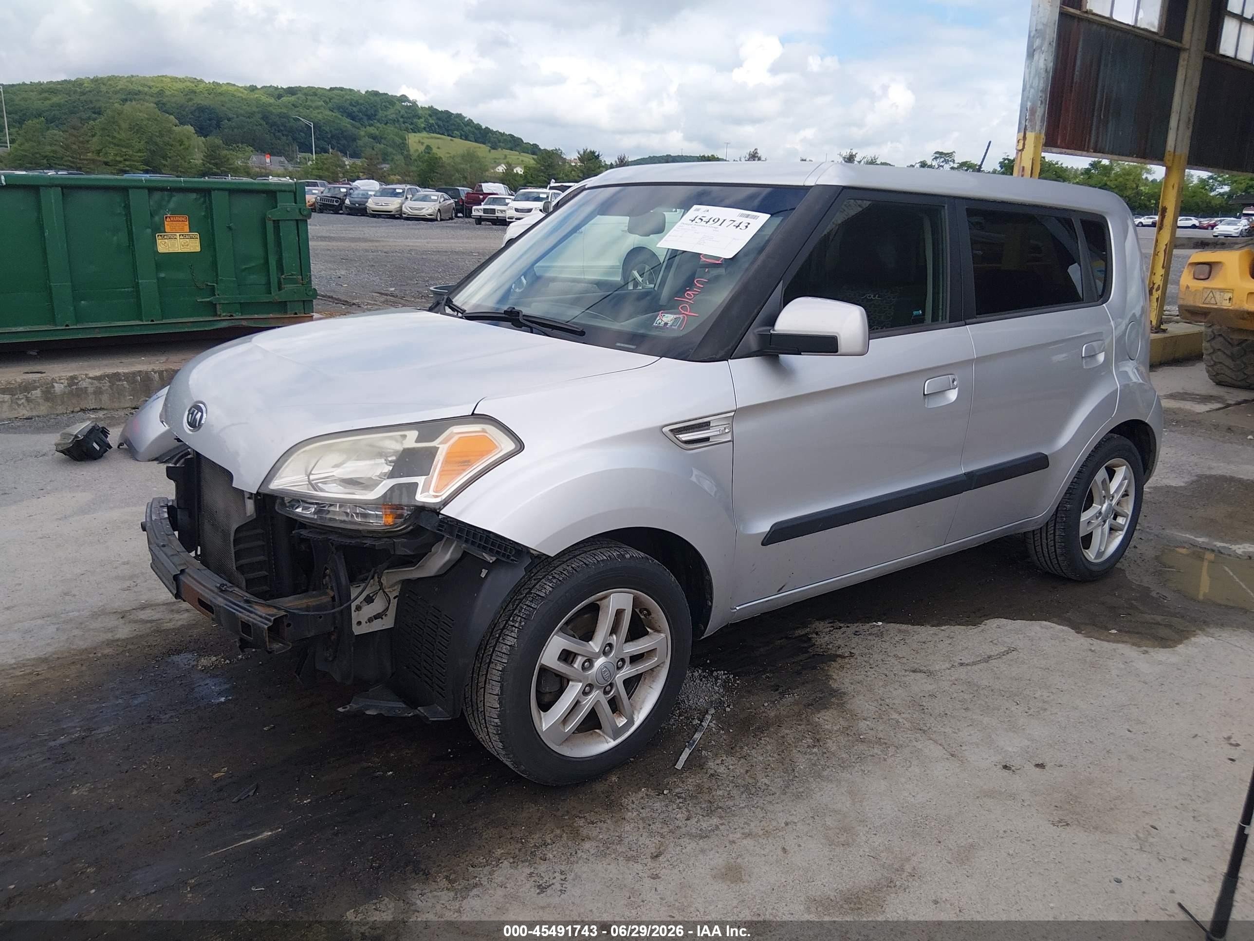 2010 Kia Soul + Silver vin: KNDJT2A2XA7702133