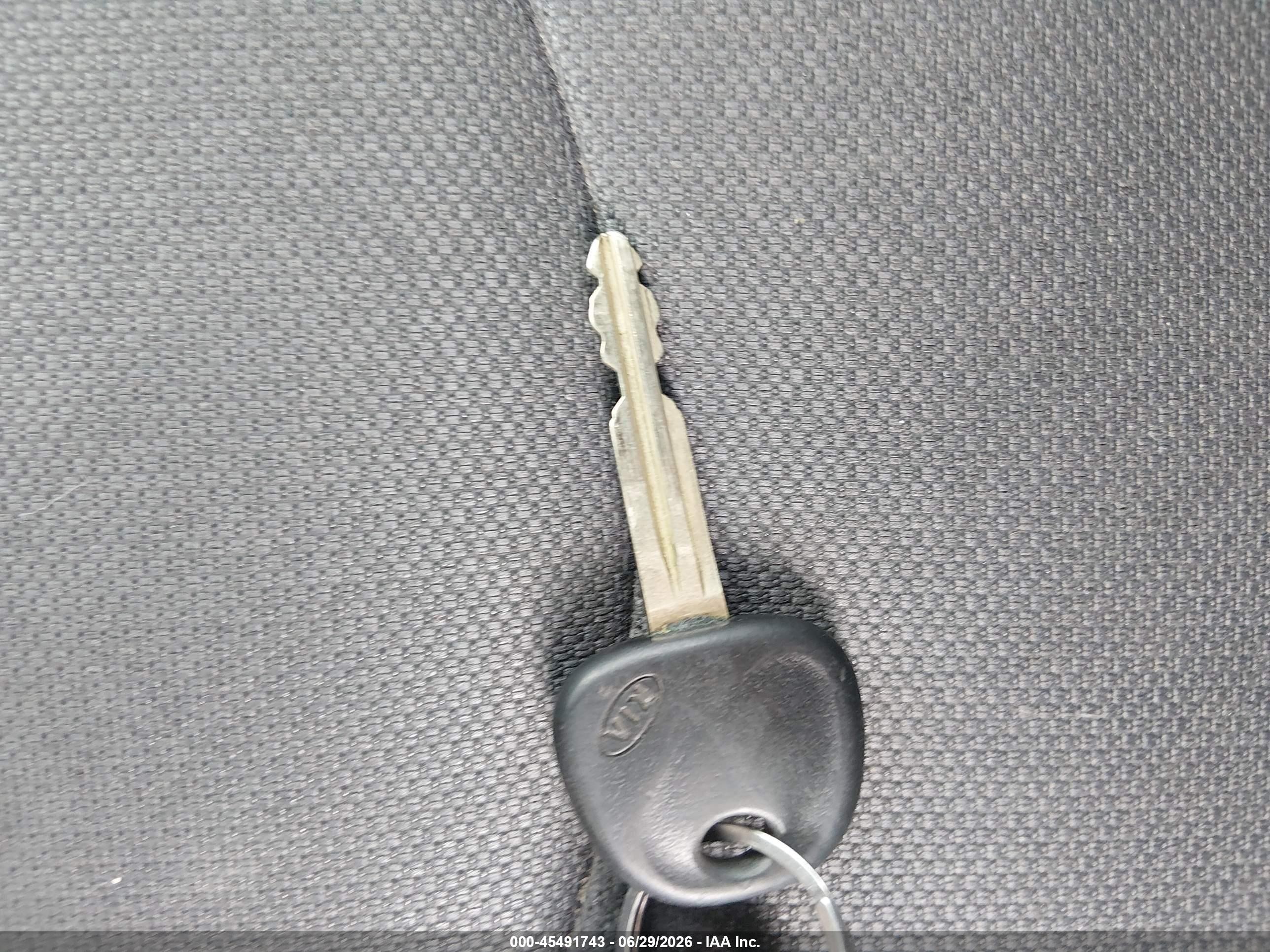 2010 Kia Soul + Silver vin: KNDJT2A2XA7702133