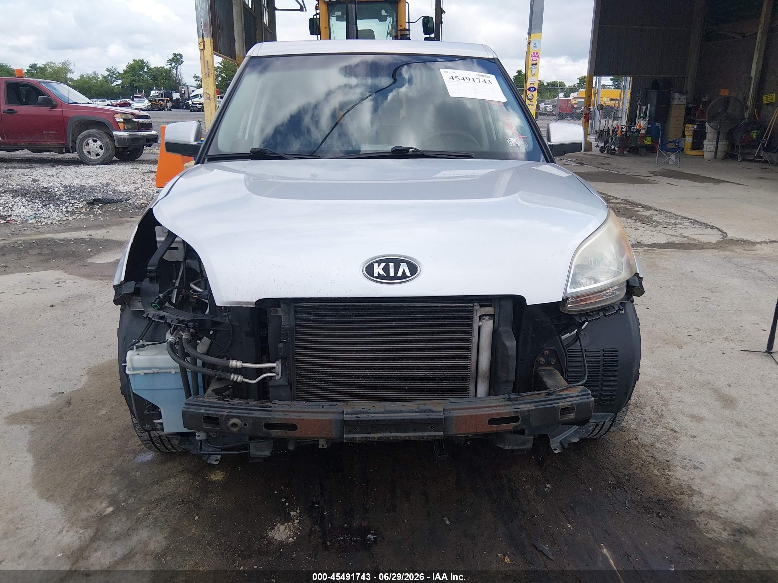 2010 Kia Soul + Silver vin: KNDJT2A2XA7702133