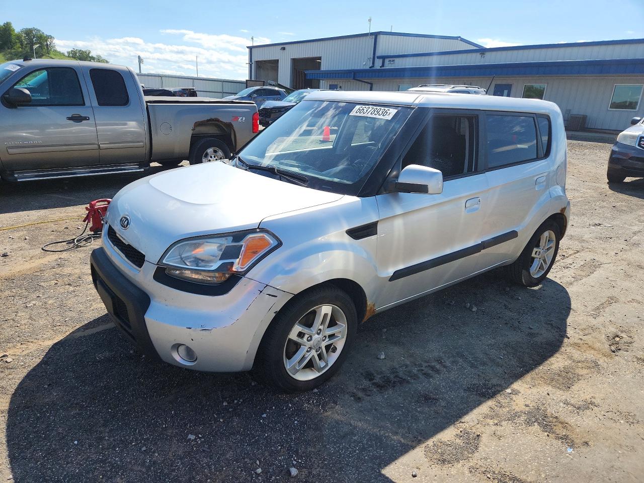 2010 Kia Soul + Silver vin: KNDJT2A2XA7703945