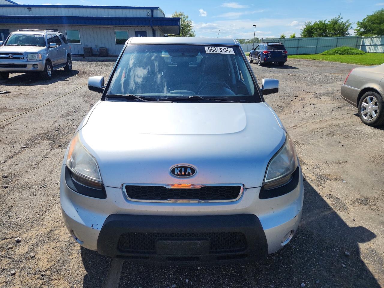 2010 Kia Soul + Silver vin: KNDJT2A2XA7703945