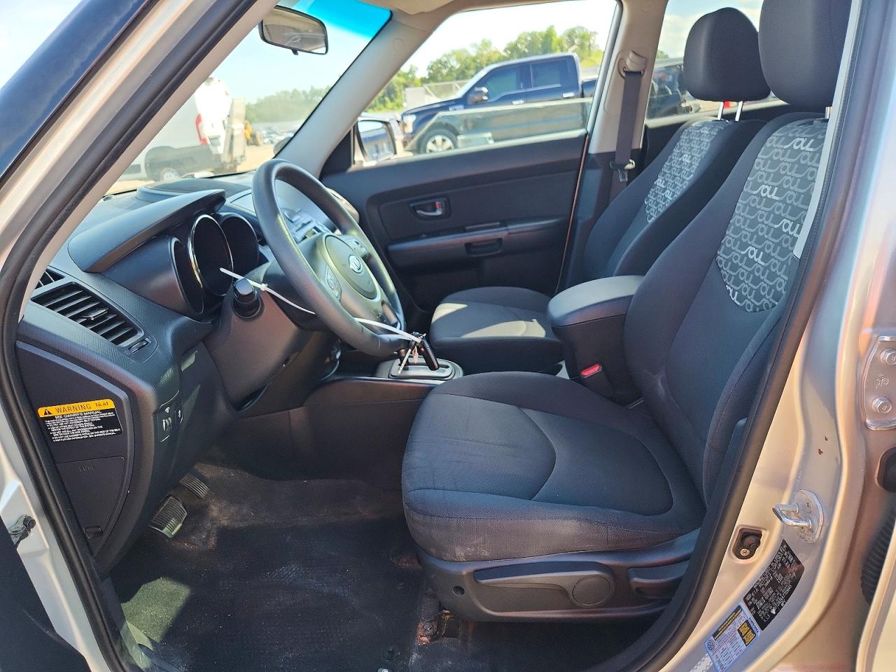 2010 Kia Soul + Silver vin: KNDJT2A2XA7703945