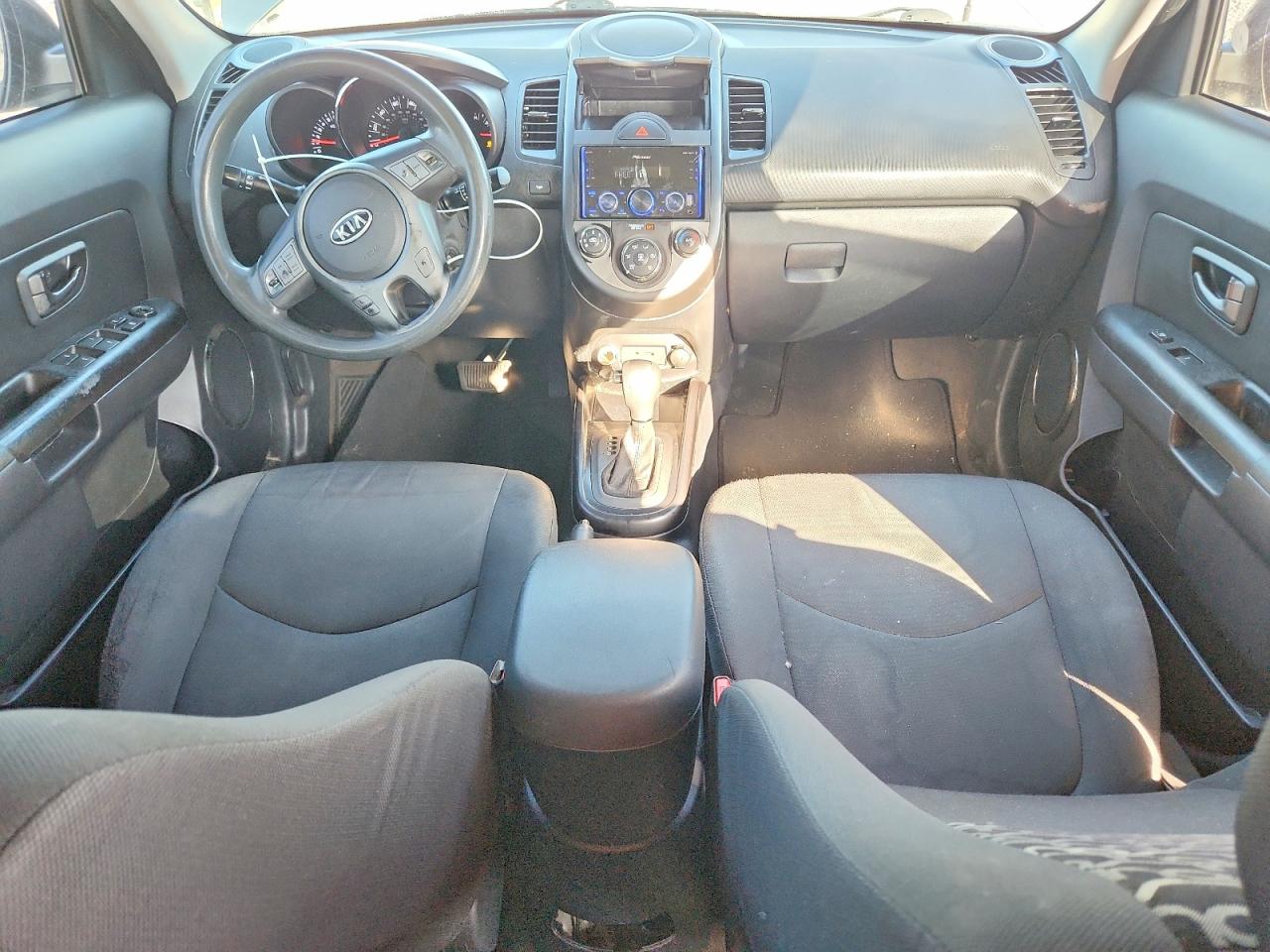 2011 Kia Soul + Gray vin: KNDJT2A2XB7195736