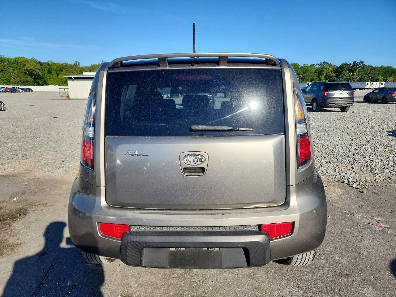 2011 Kia Soul + Gray vin: KNDJT2A2XB7195736
