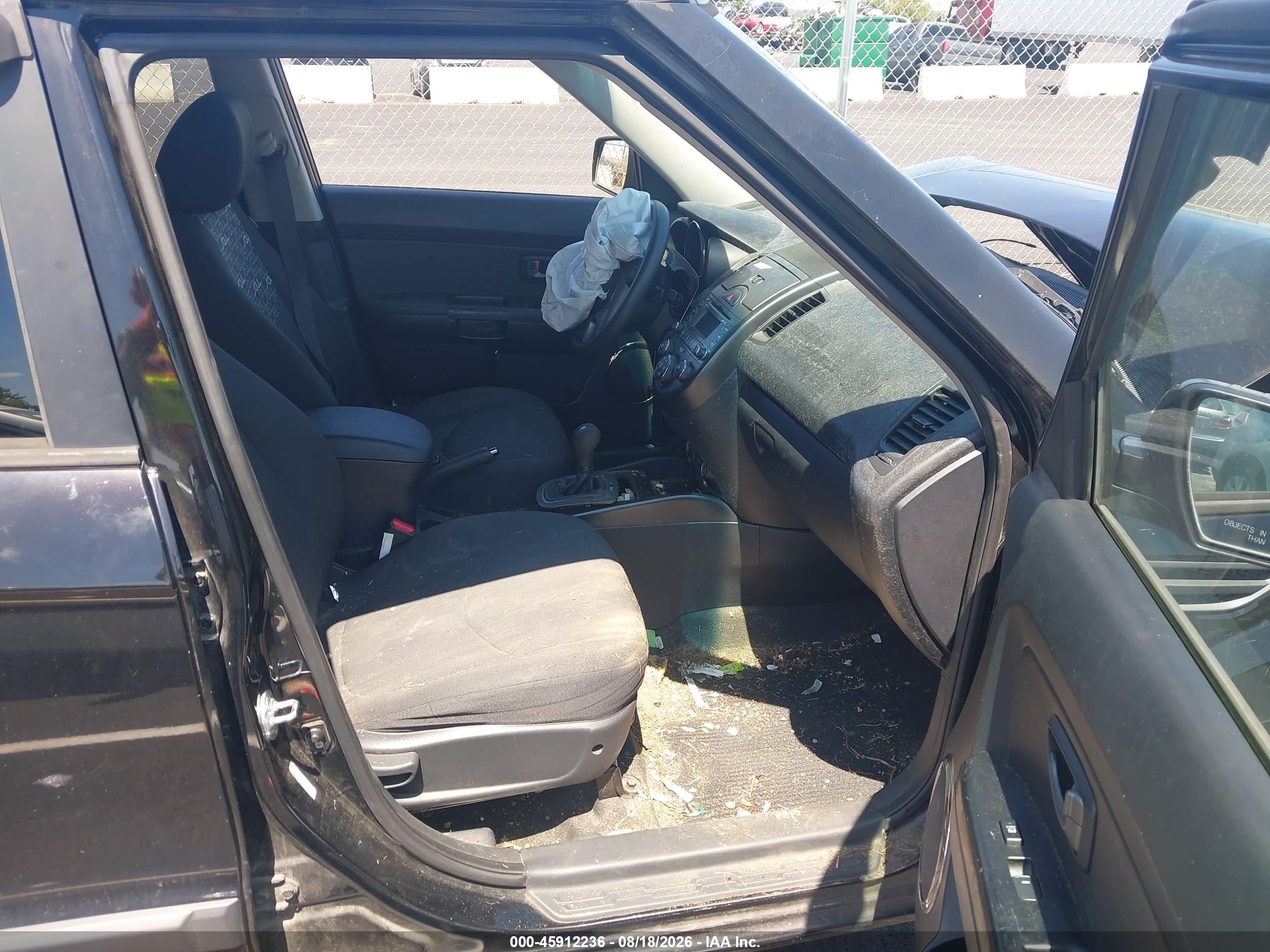 2011 Kia Soul + Black vin: KNDJT2A2XB7219209
