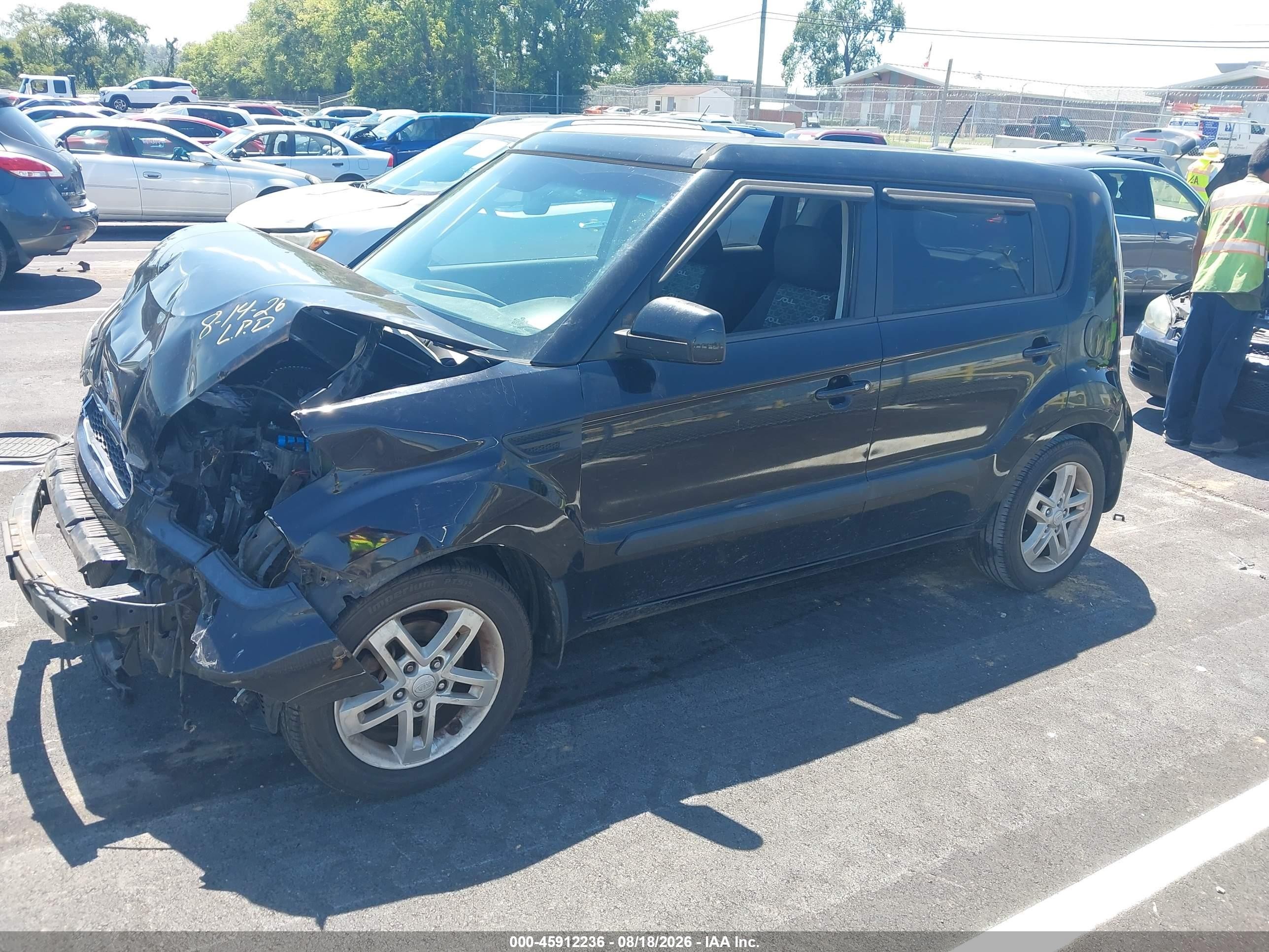 2011 Kia Soul + Black vin: KNDJT2A2XB7219209