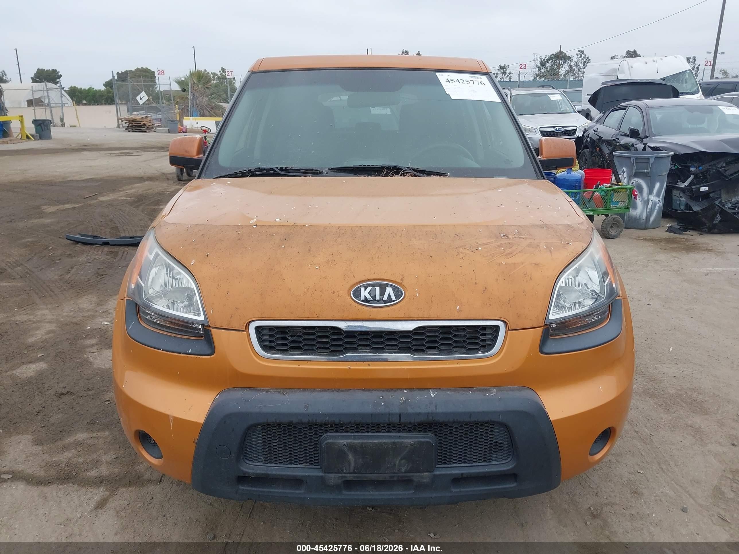 2011 Kia Soul + Orange vin: KNDJT2A2XB7228590