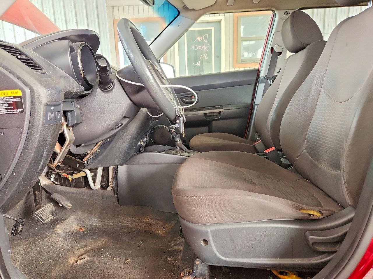 2011 Kia Soul + Red vin: KNDJT2A2XB7230887