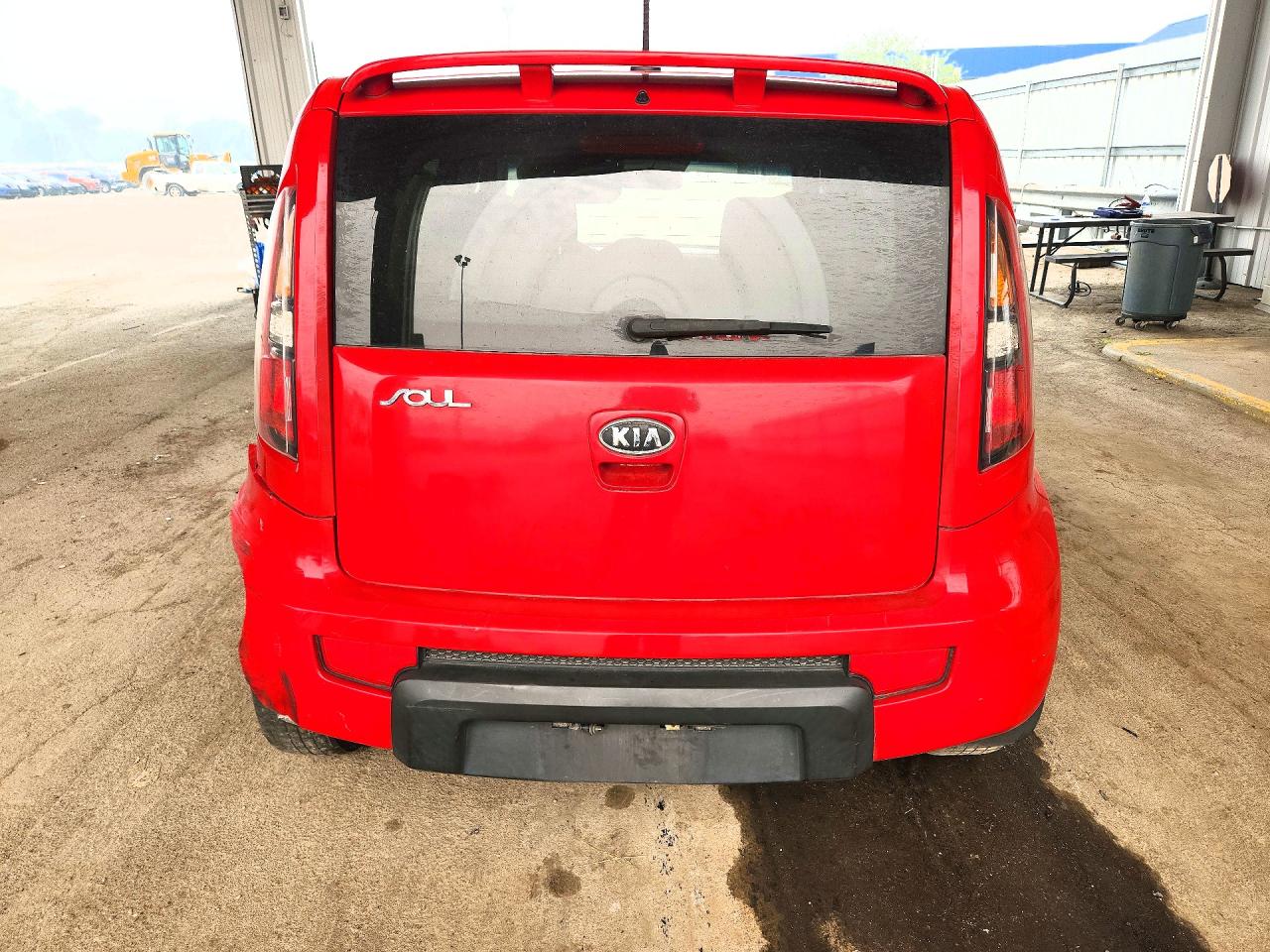2011 Kia Soul + Red vin: KNDJT2A2XB7230887