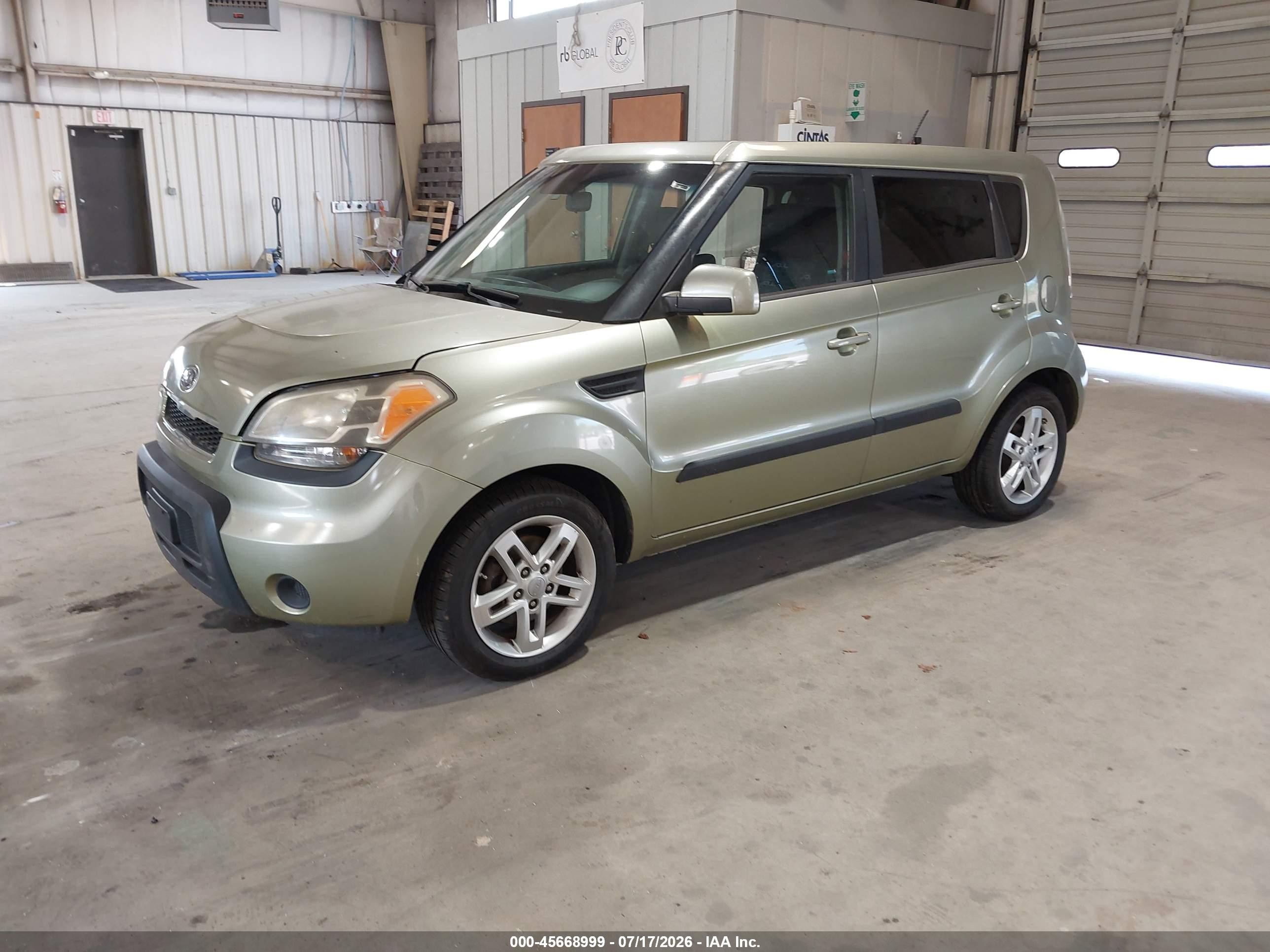 2011 Kia Soul + Green vin: KNDJT2A2XB7233272