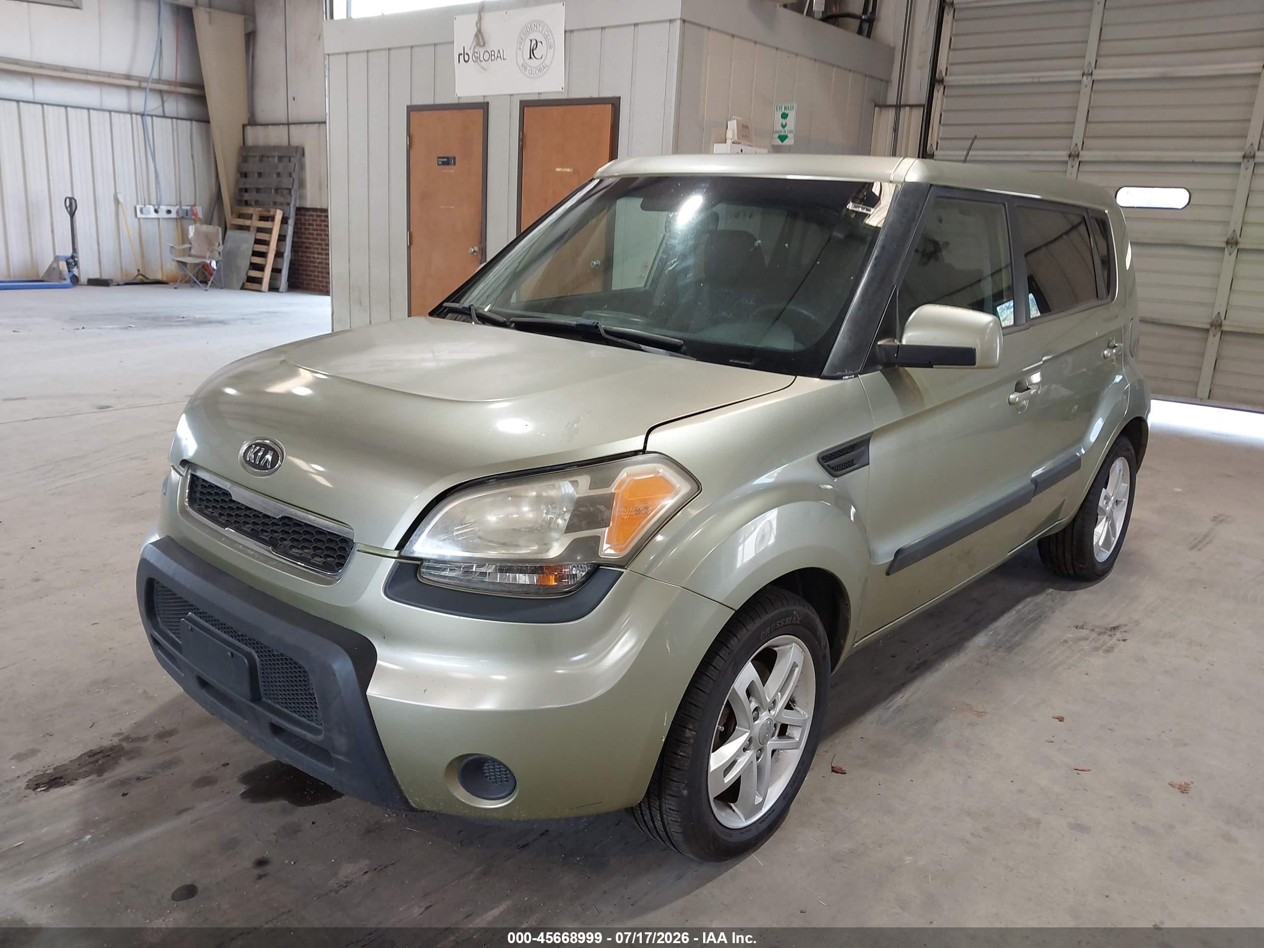 2011 Kia Soul + Green vin: KNDJT2A2XB7233272