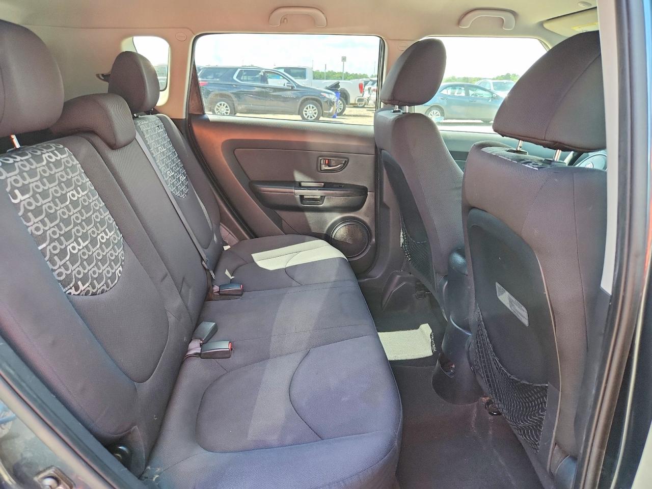 2011 Kia Soul + Gray vin: KNDJT2A2XB7296713