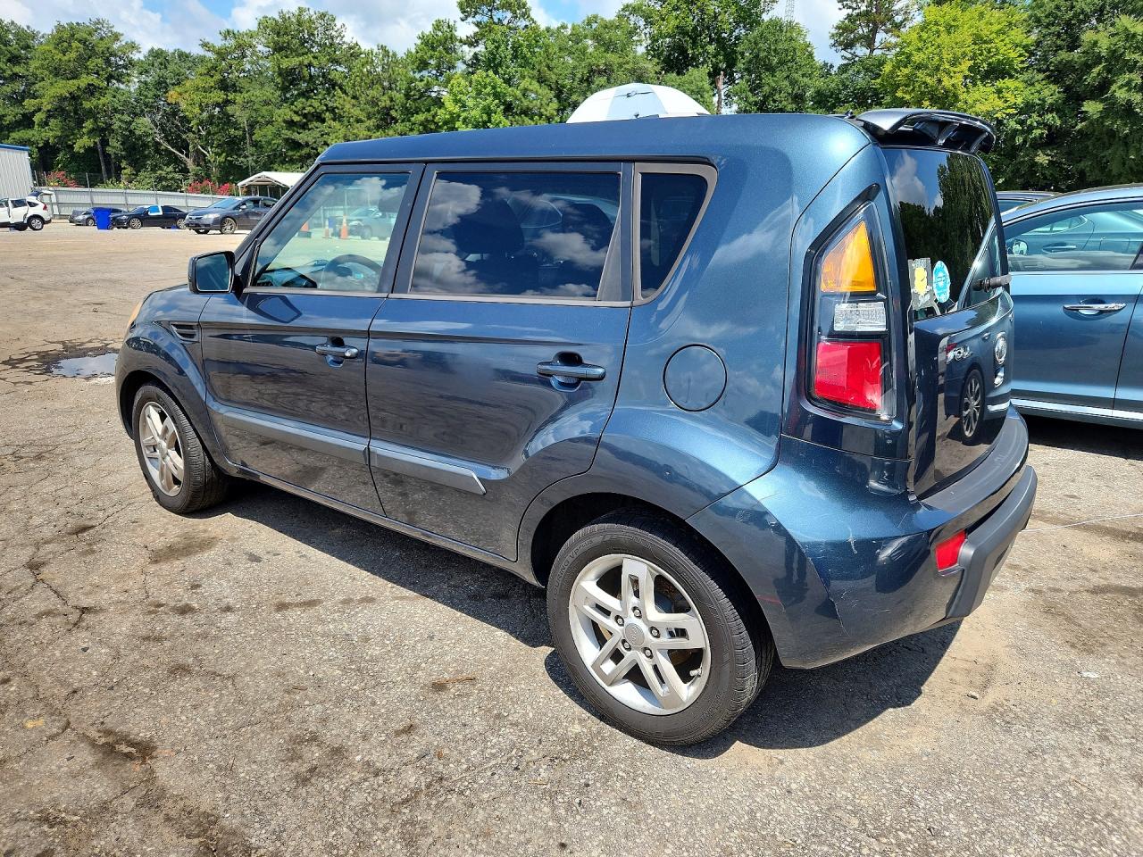 2011 Kia Soul + Gray vin: KNDJT2A2XB7296713