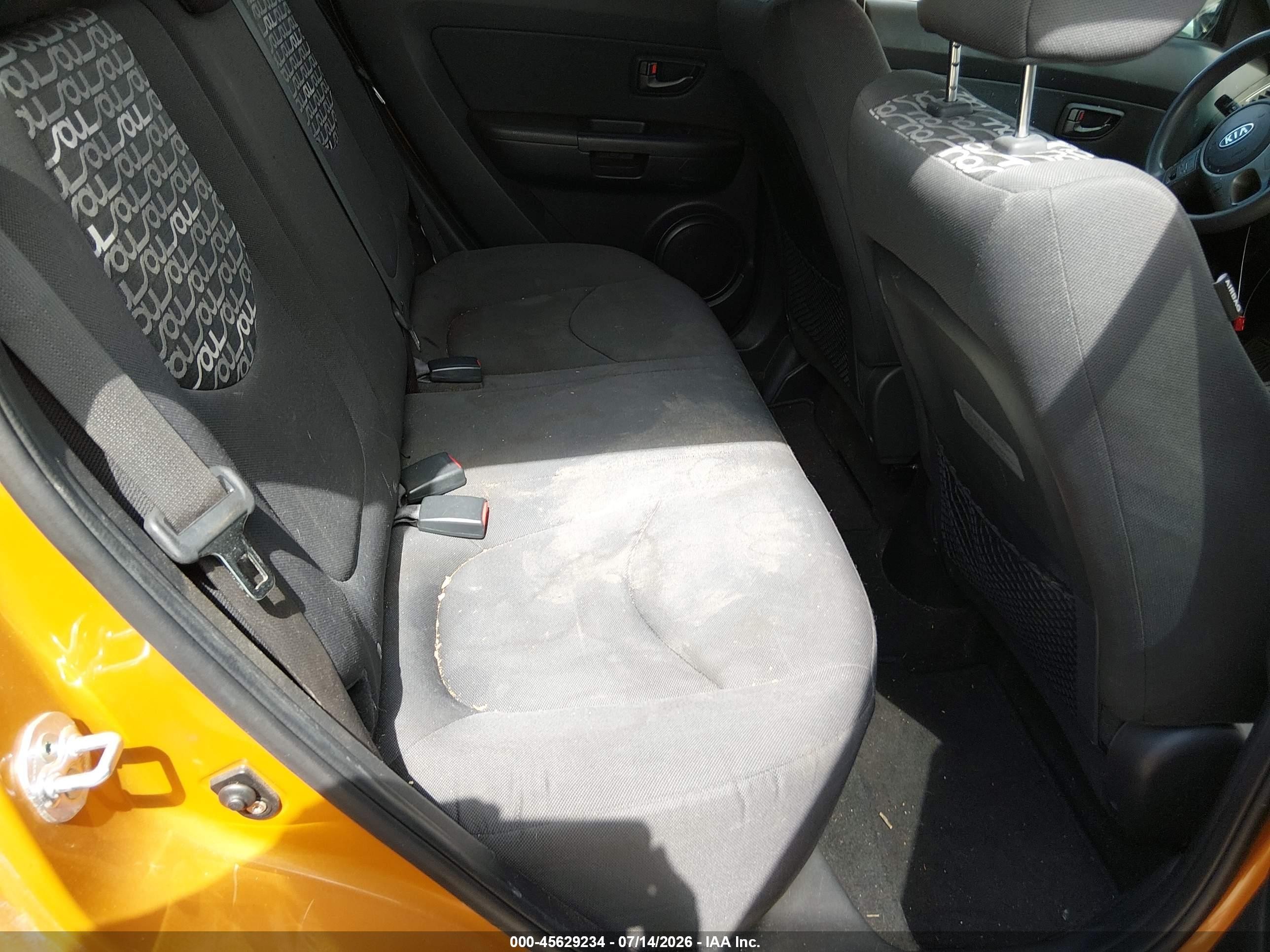 2011 Kia Soul + Оранжевый vin: KNDJT2A2XB7299160
