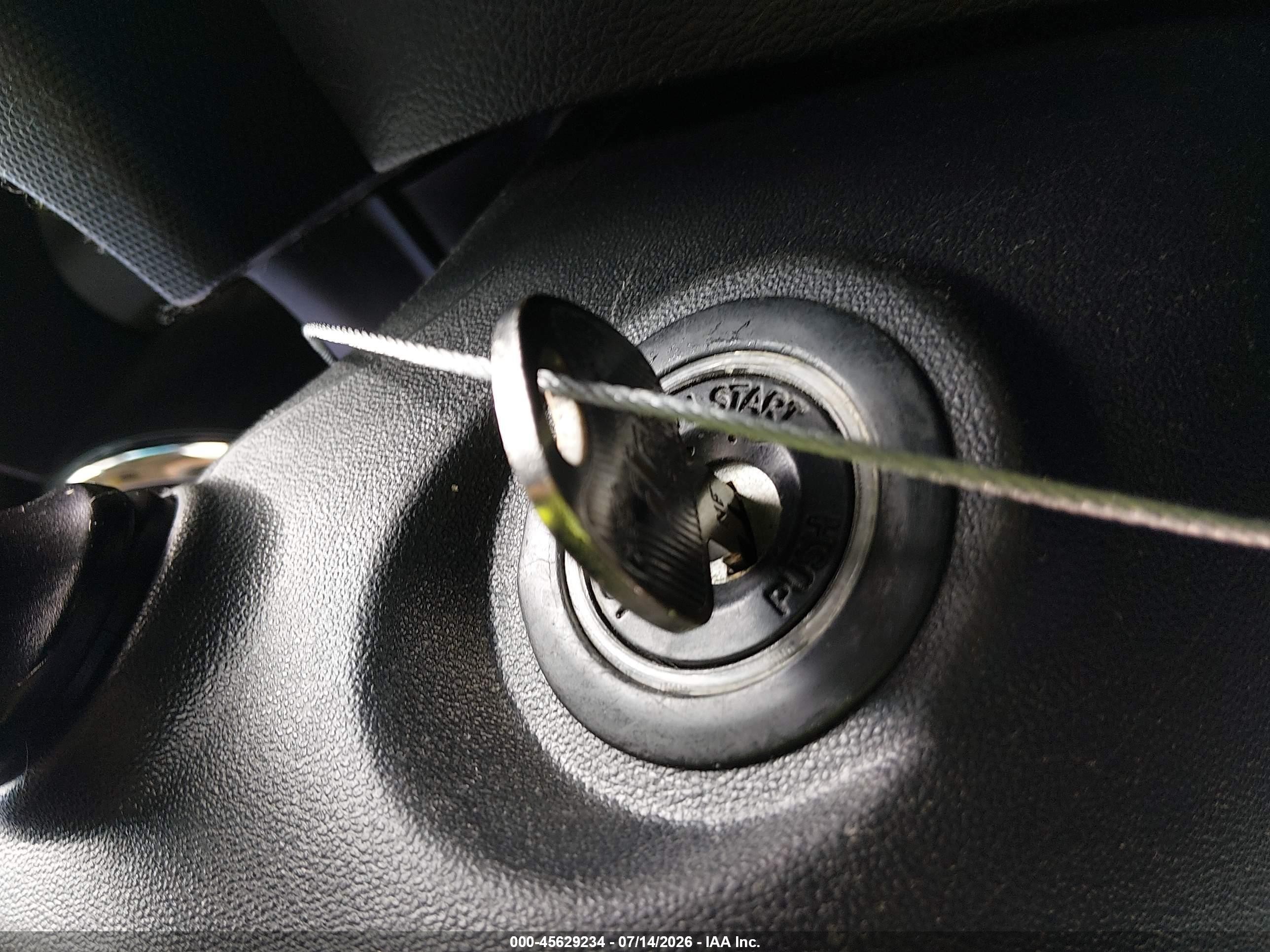 2011 Kia Soul + Оранжевый vin: KNDJT2A2XB7299160