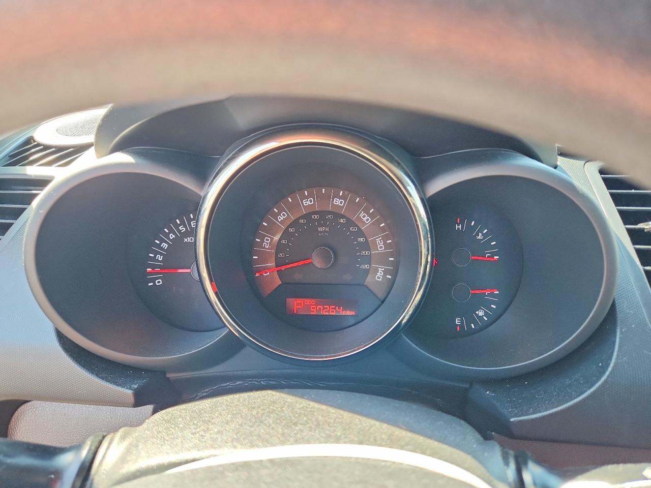 2011 Kia Soul + Black vin: KNDJT2A2XB7343688