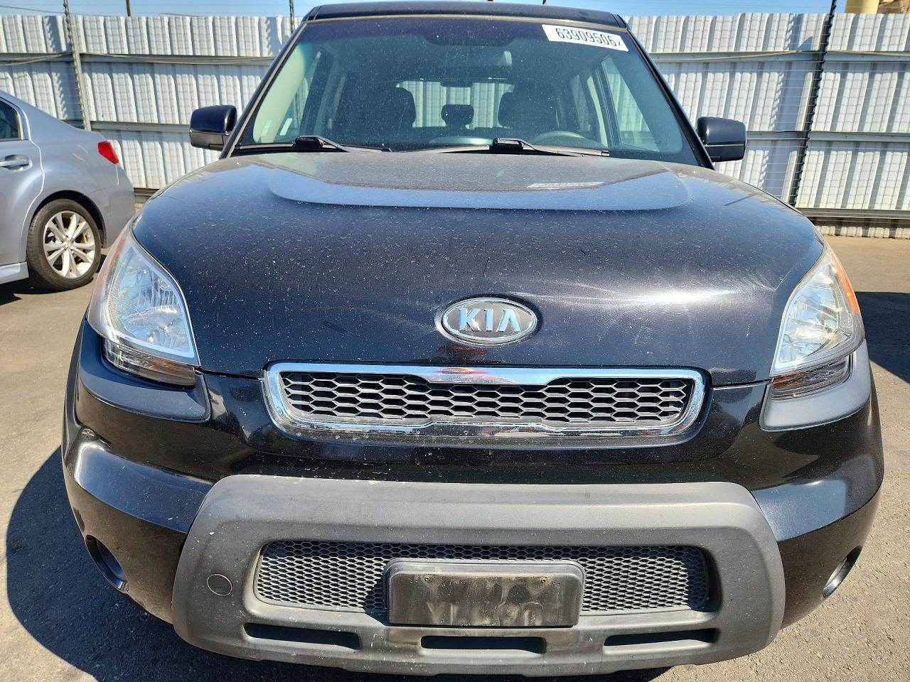 2011 Kia Soul + Black vin: KNDJT2A2XB7343688