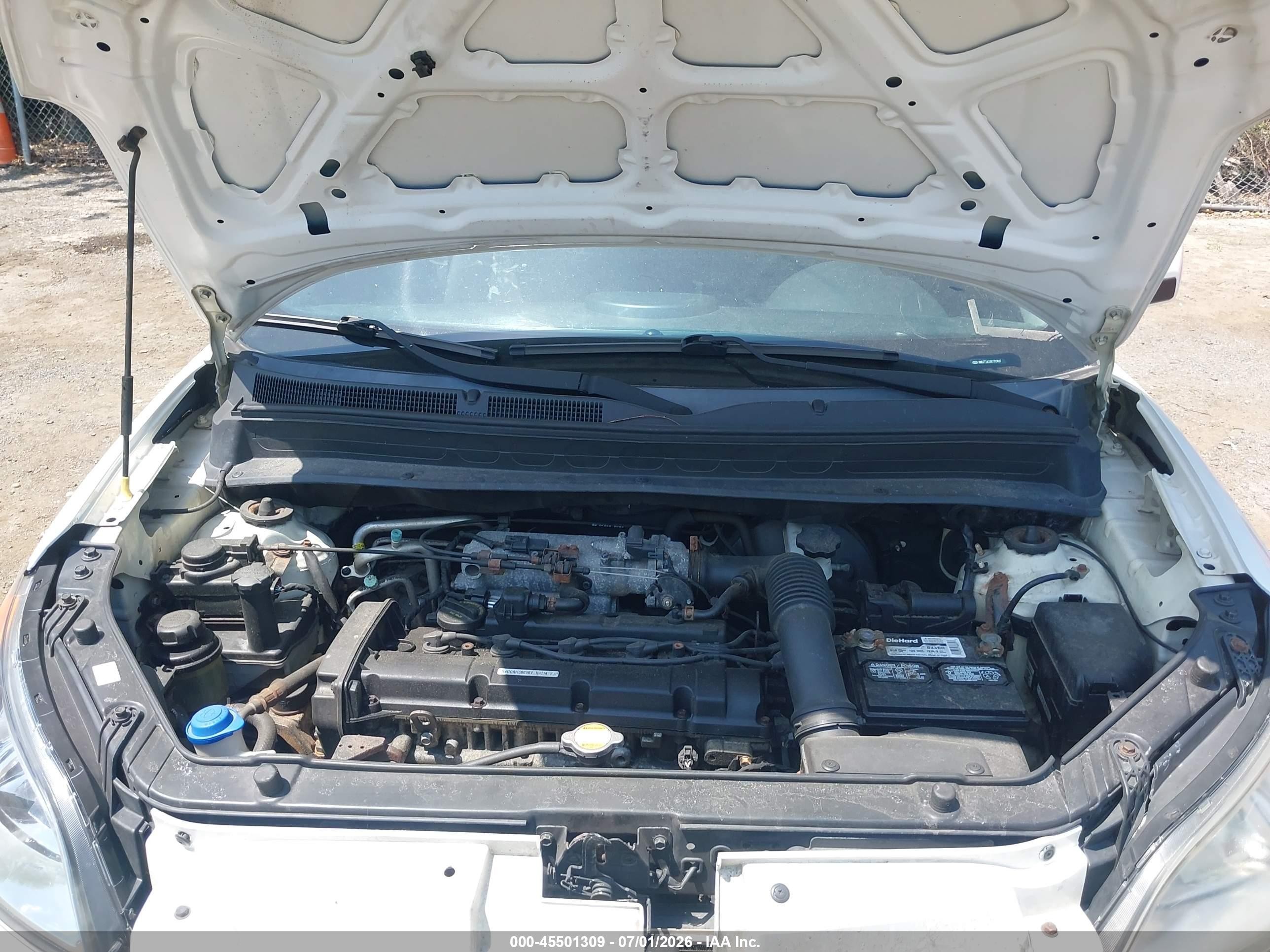 2011 Kia Soul + White vin: KNDJT2A2XB7710637