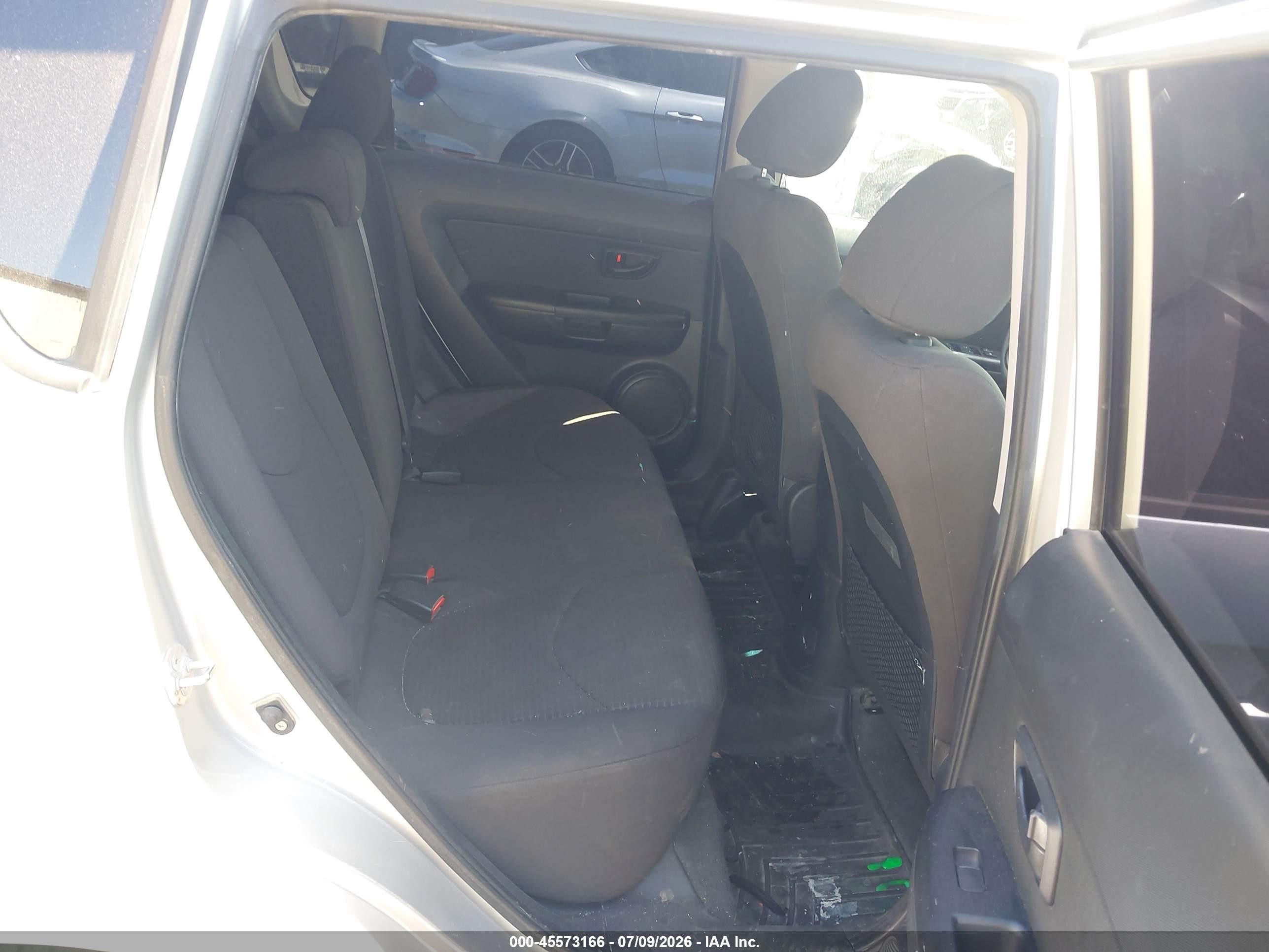 2012 Kia Soul   Silver vin: KNDJT2A50C7404008