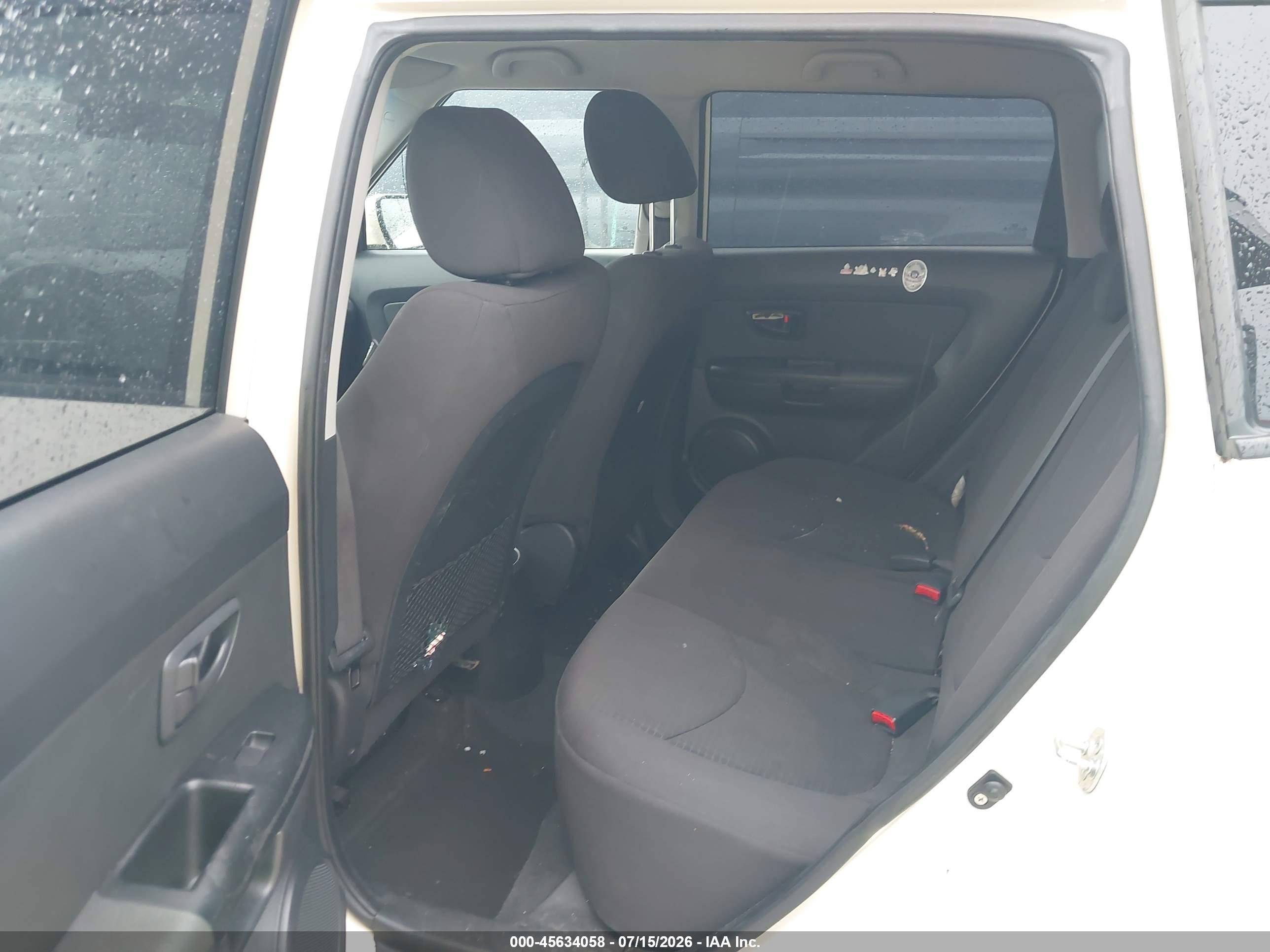 2012 Kia Soul   White vin: KNDJT2A50C7405658