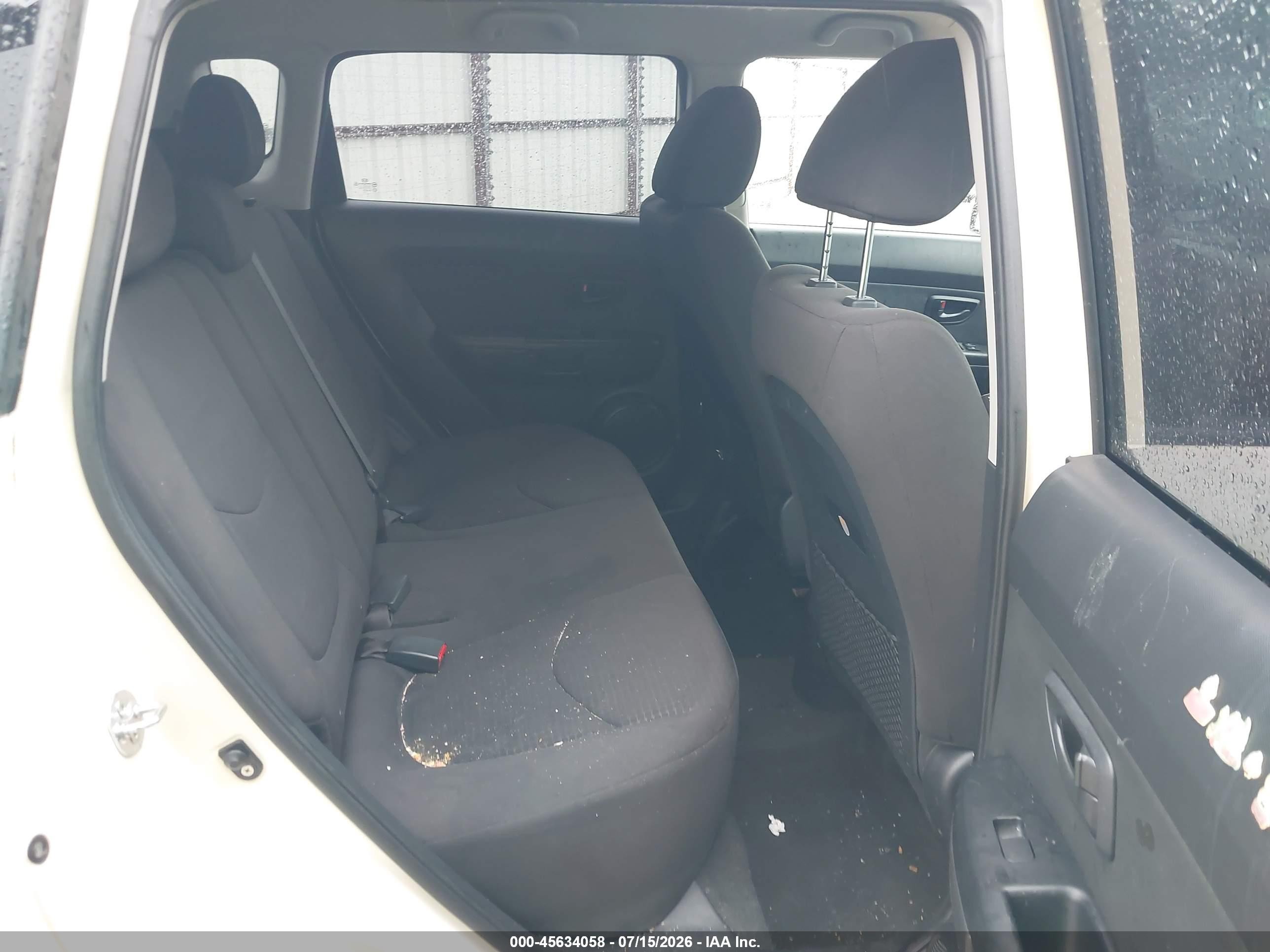 2012 Kia Soul   White vin: KNDJT2A50C7405658