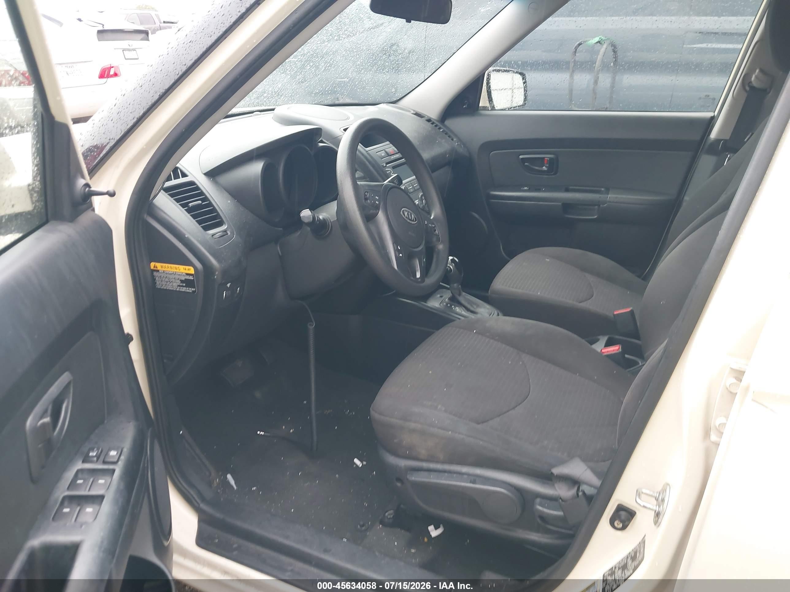 2012 Kia Soul   White vin: KNDJT2A50C7405658