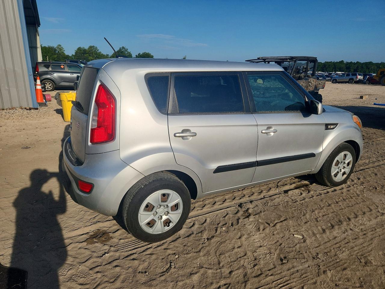 2012 Kia Soul Base Gray vin: KNDJT2A50C7442466
