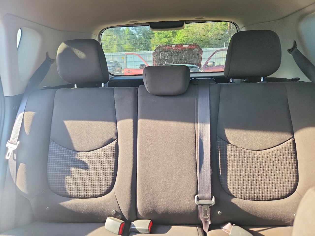 2012 Kia Soul Base Gray vin: KNDJT2A50C7442466