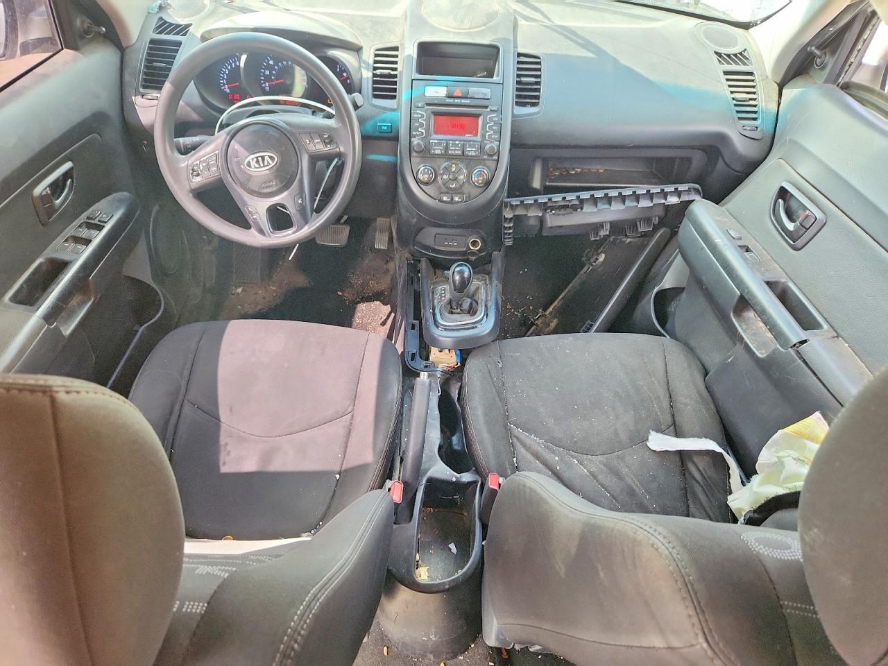 2012 Kia Soul Base Серебряный vin: KNDJT2A50C7443018