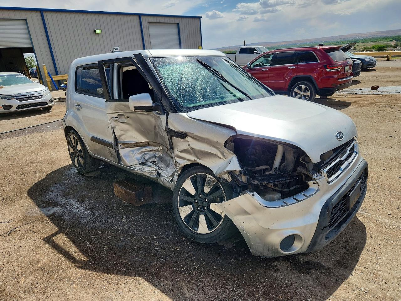 2012 Kia Soul Base Серебряный vin: KNDJT2A50C7443018