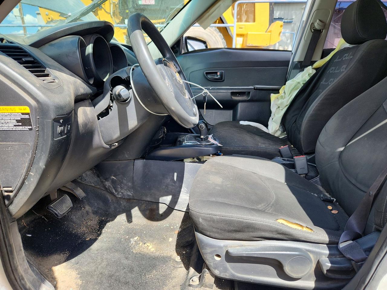 2012 Kia Soul Base Серебряный vin: KNDJT2A50C7443018