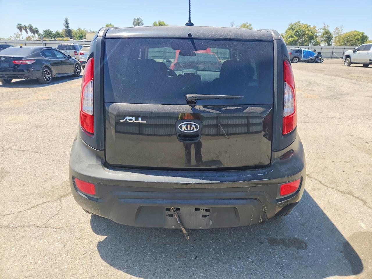 2012 Kia Soul Base Black vin: KNDJT2A50C7748695