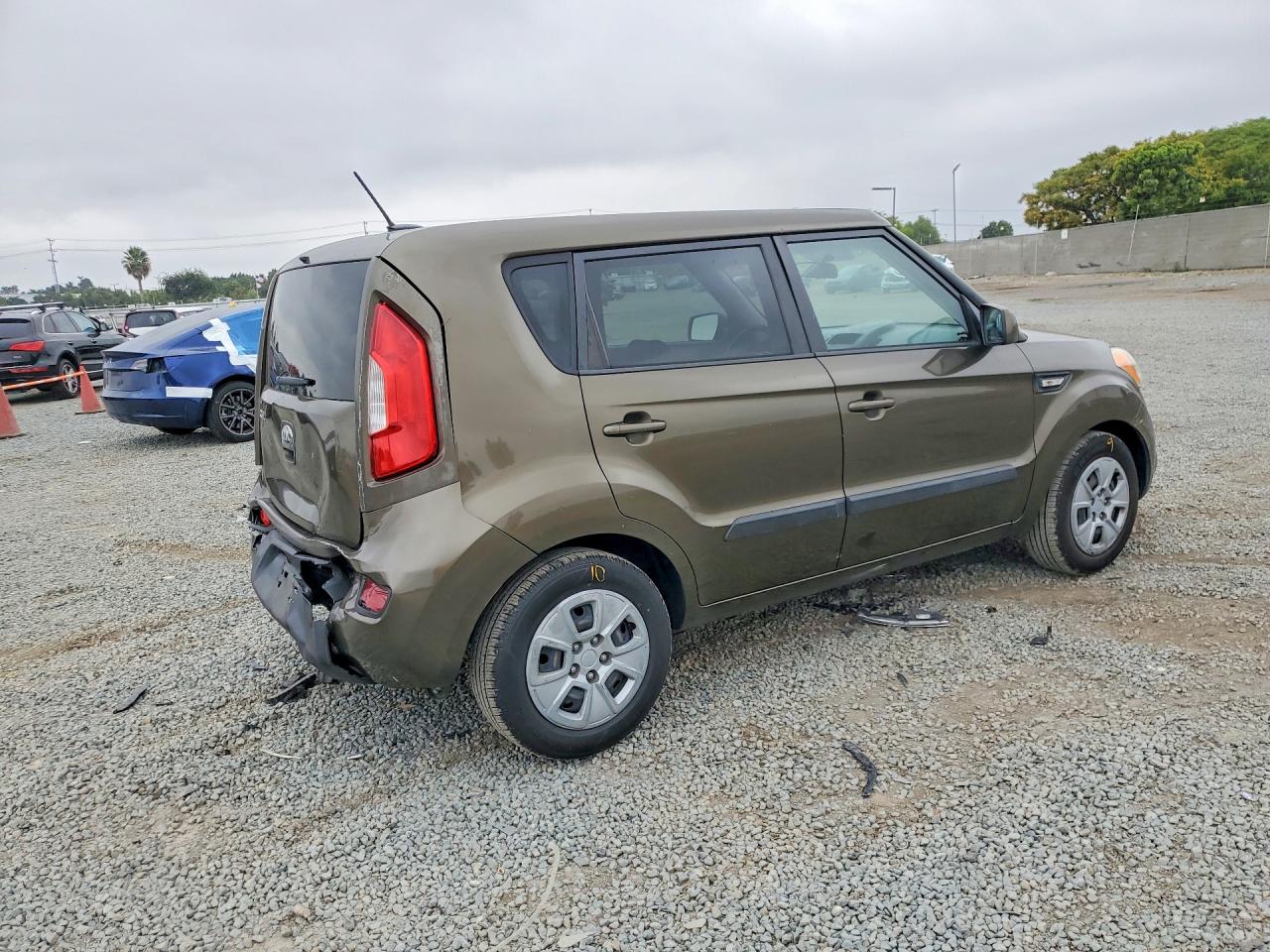 2013 Kia Soul Base Green vin: KNDJT2A50D7564391