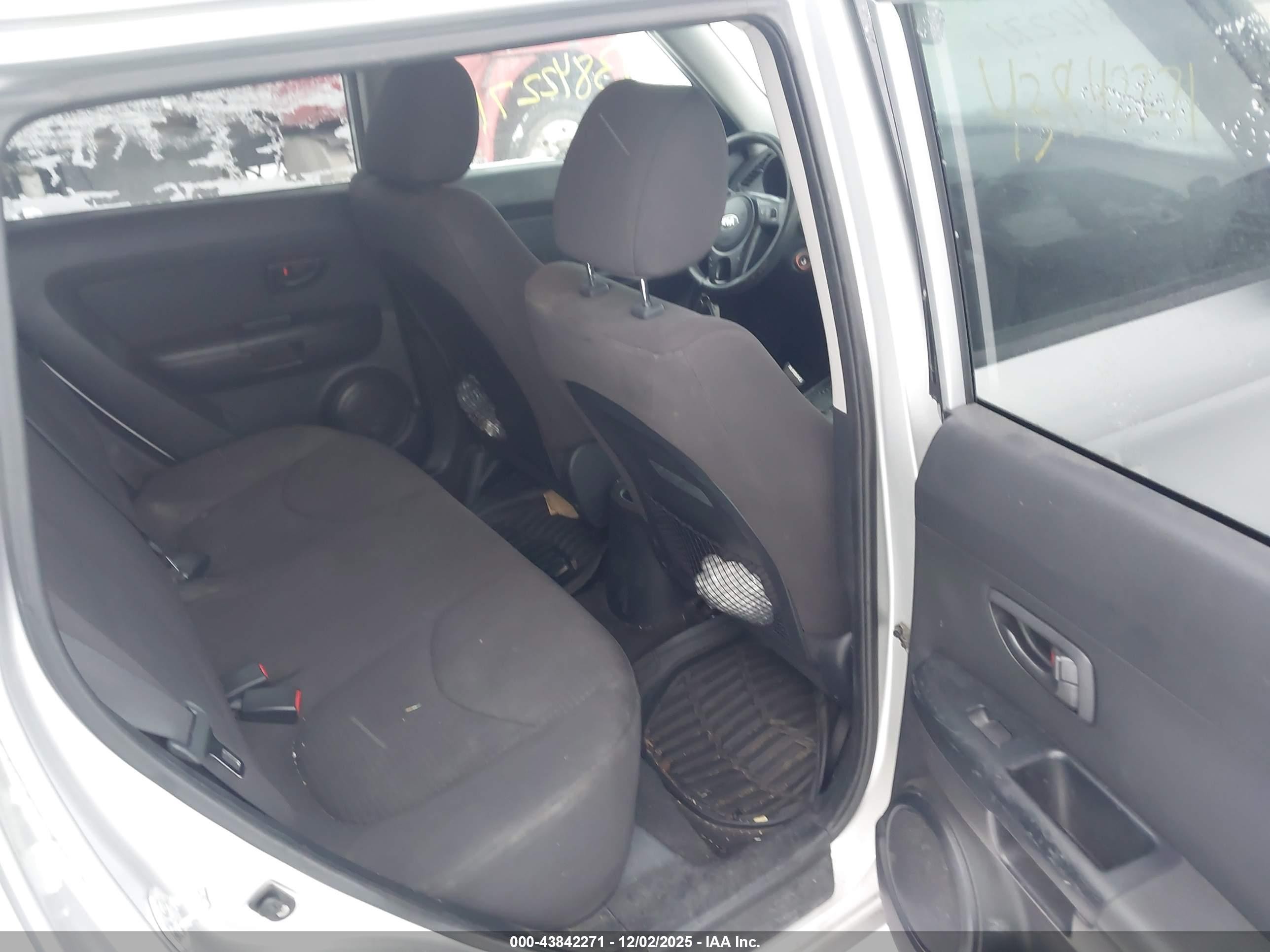 2013 Kia Soul   Silver vin: KNDJT2A50D7571292