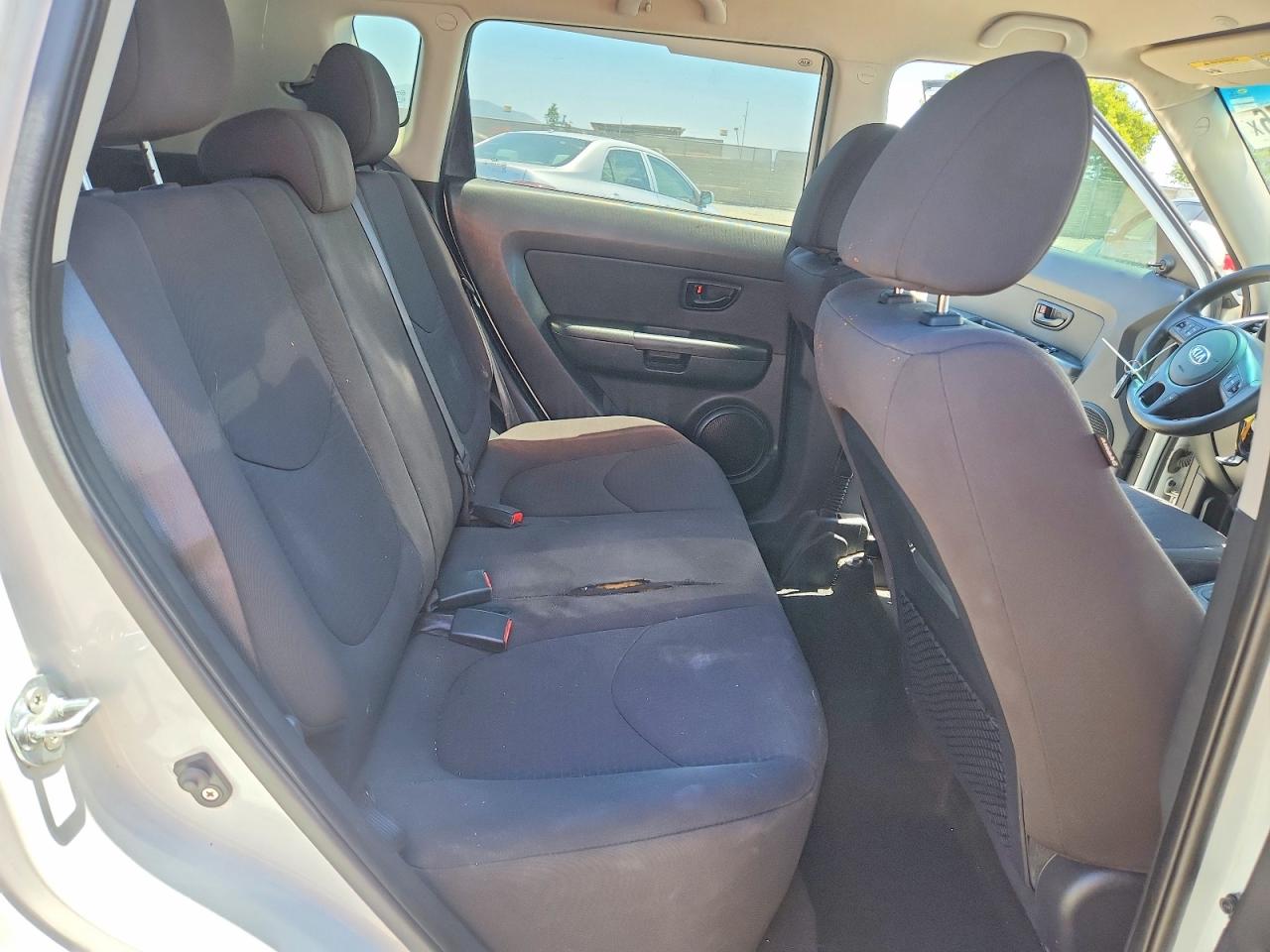 2013 Kia Soul Base Белый vin: KNDJT2A50D7577514