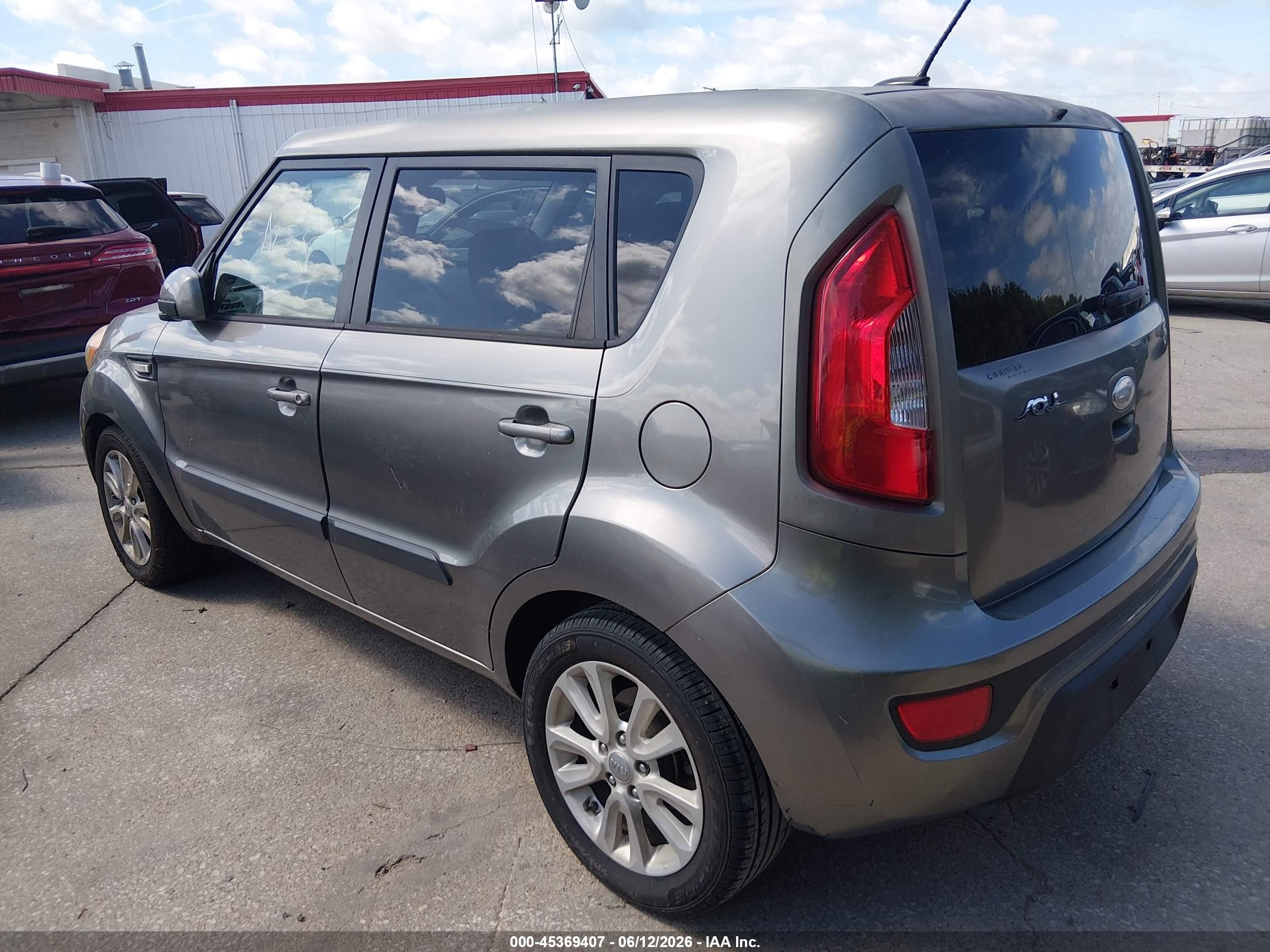 2013 Kia Soul Gray vin: KNDJT2A50D7591168