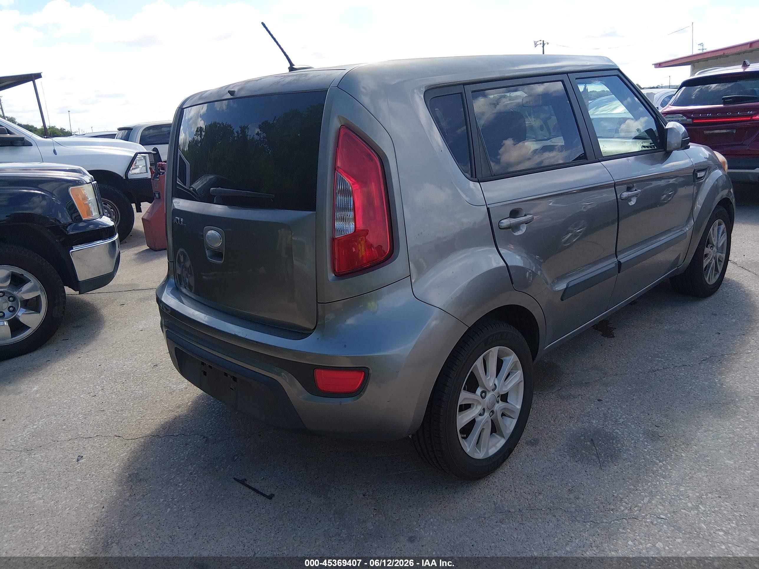 2013 Kia Soul Gray vin: KNDJT2A50D7591168