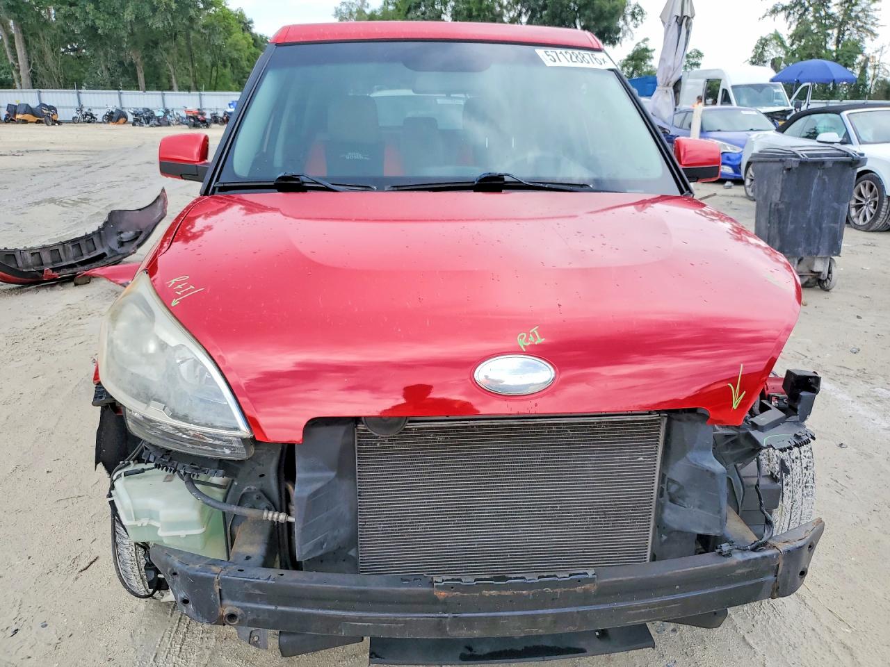 2013 Kia Soul Base Red vin: KNDJT2A50D7591428