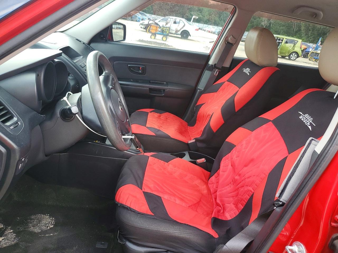 2013 Kia Soul Base Red vin: KNDJT2A50D7591428
