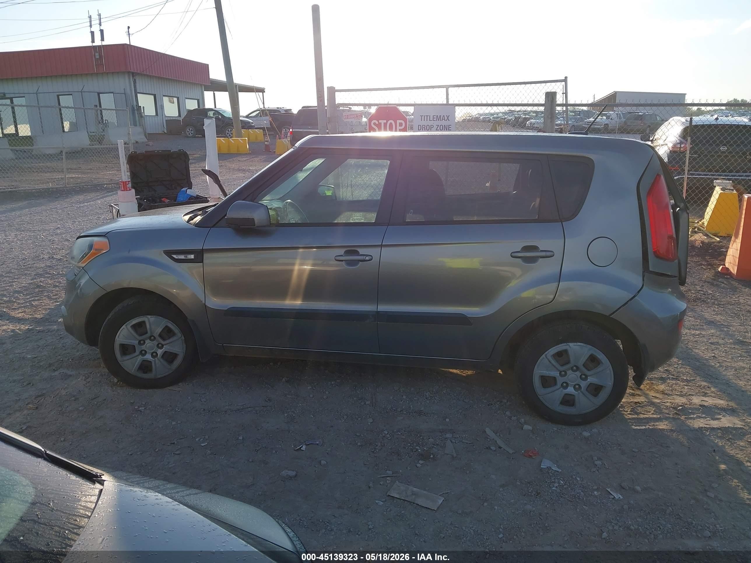 2013 Kia Soul   Серый vin: KNDJT2A50D7628462