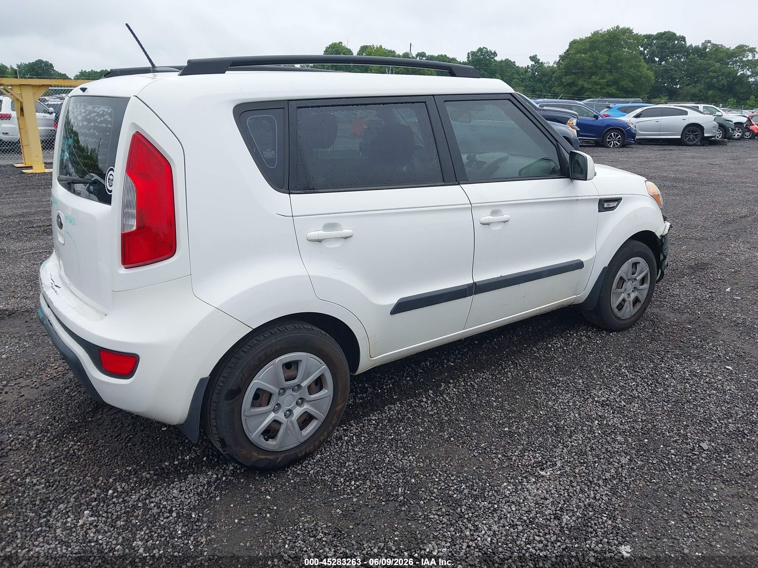 2013 Kia Soul   Белый vin: KNDJT2A50D7763411