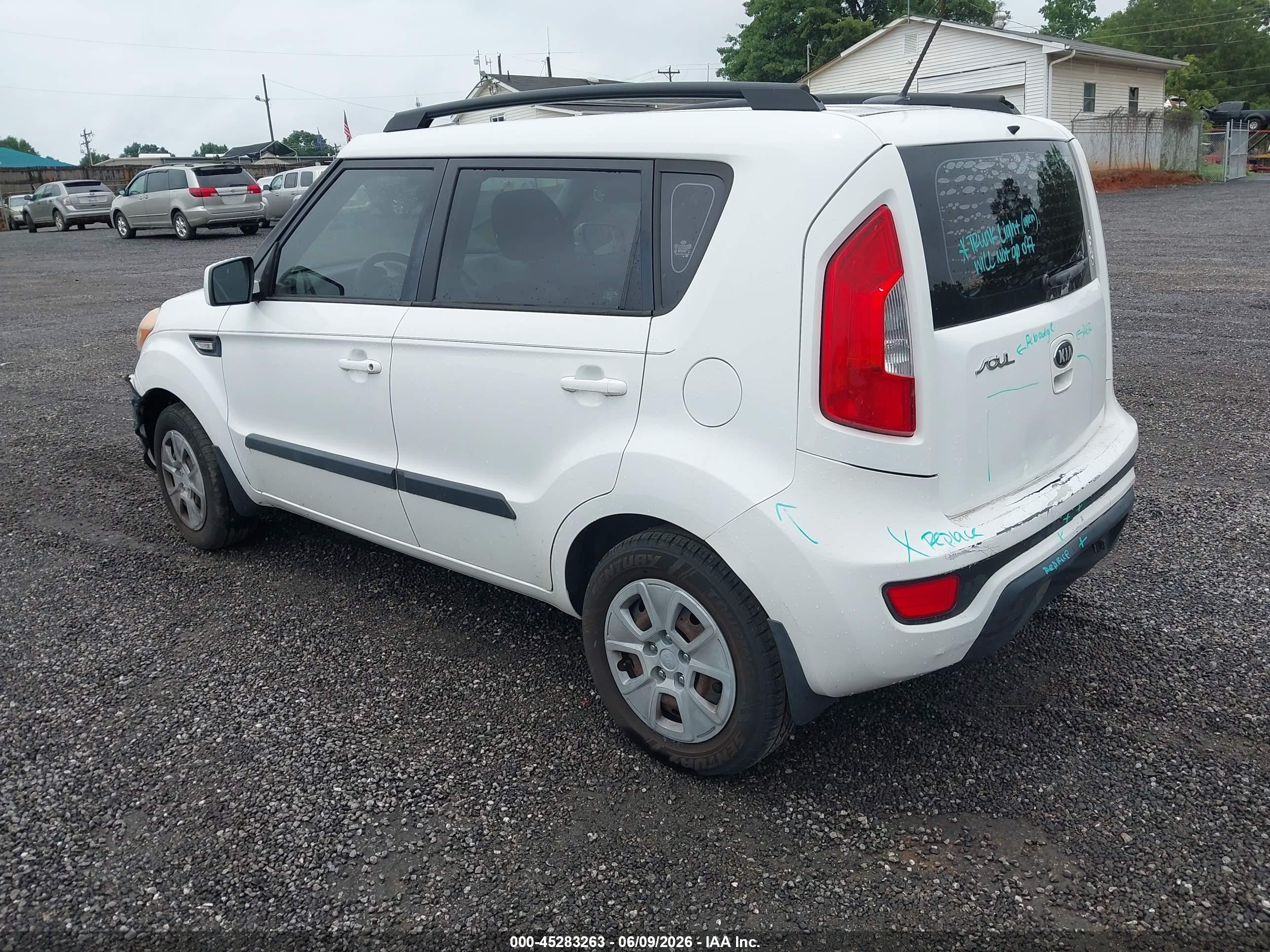 2013 Kia Soul   Белый vin: KNDJT2A50D7763411