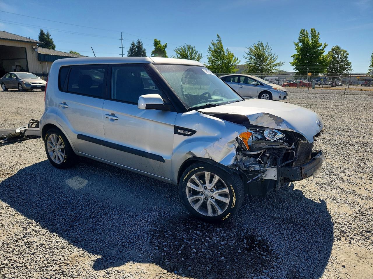 2013 Kia Soul Base Серебряный vin: KNDJT2A50D7774487