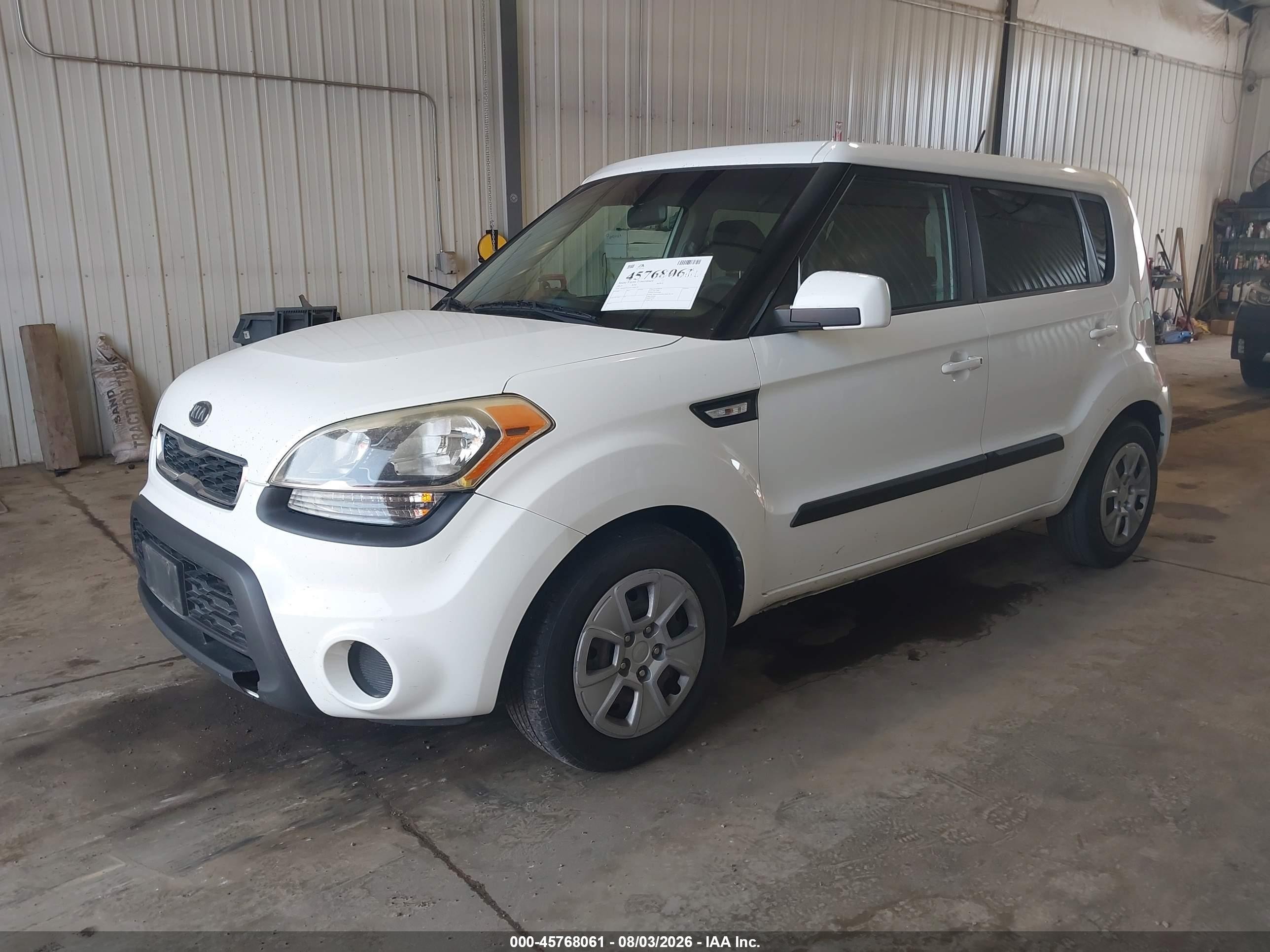 2012 Kia Soul   White vin: KNDJT2A51C7360570