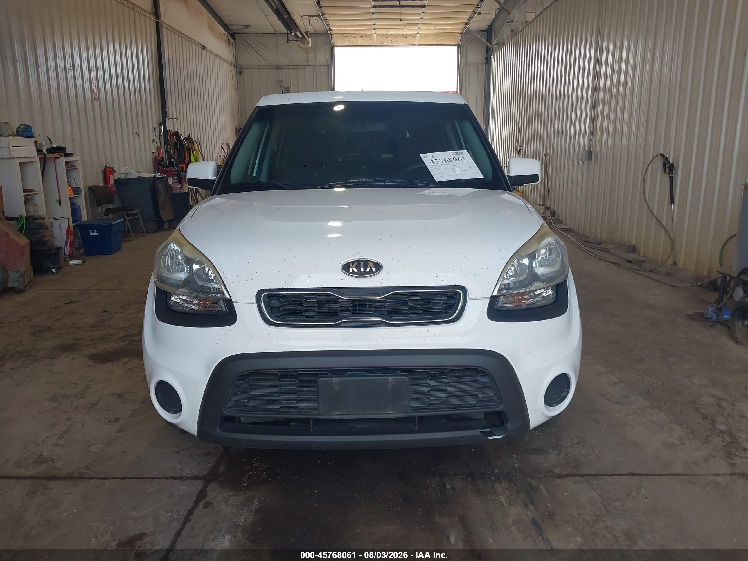 2012 Kia Soul   White vin: KNDJT2A51C7360570