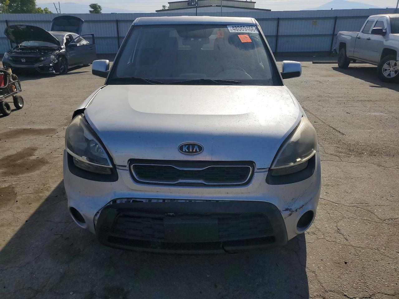 2012 Kia Soul Base Silver vin: KNDJT2A51C7453170